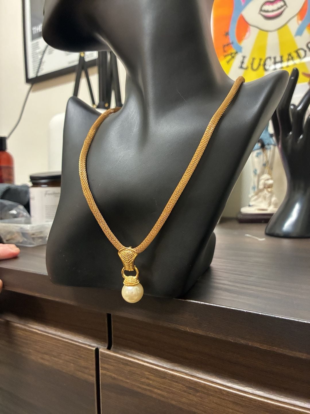 Vintage Gold Tone Mesh Faux Pearl Pendant Necklace 5