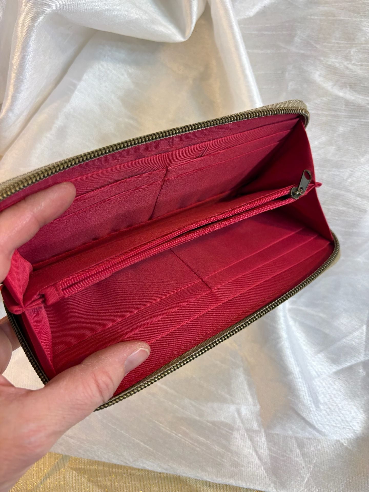 Travelon RFID Blocking Zip Around Wallet Taupe 4