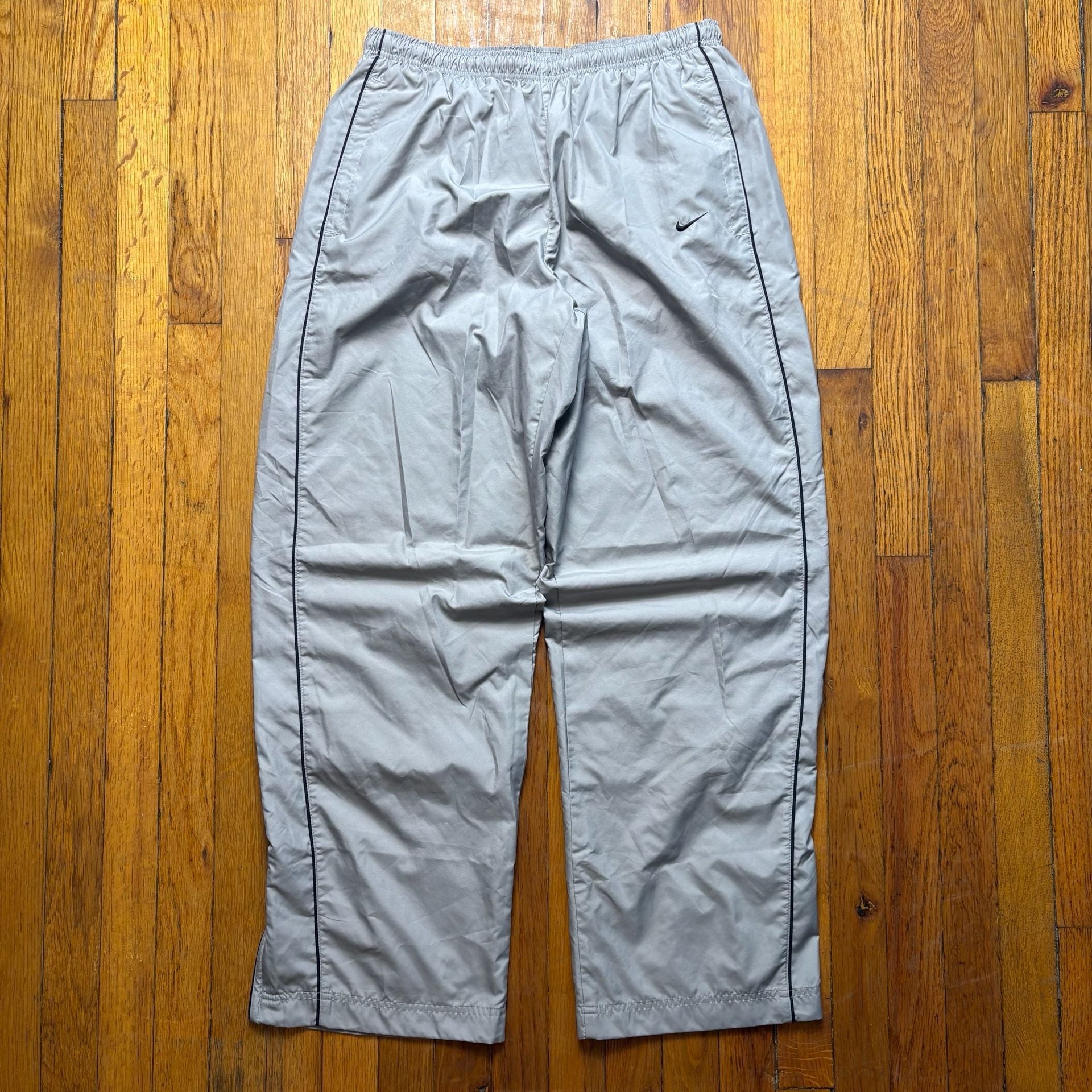 Vintage Y2K Nike Vintage Windbreaker Track Pants Grey Size L 2