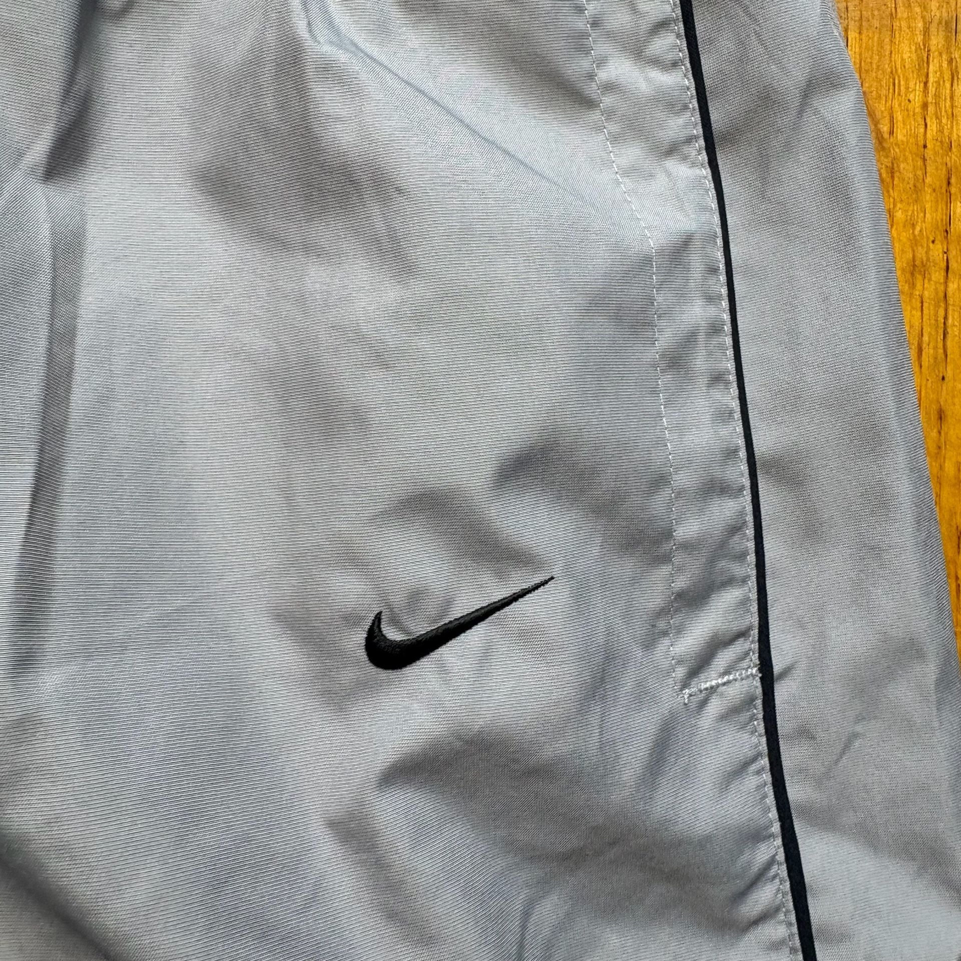 Vintage Y2K Nike Vintage Windbreaker Track Pants Grey Size L 3