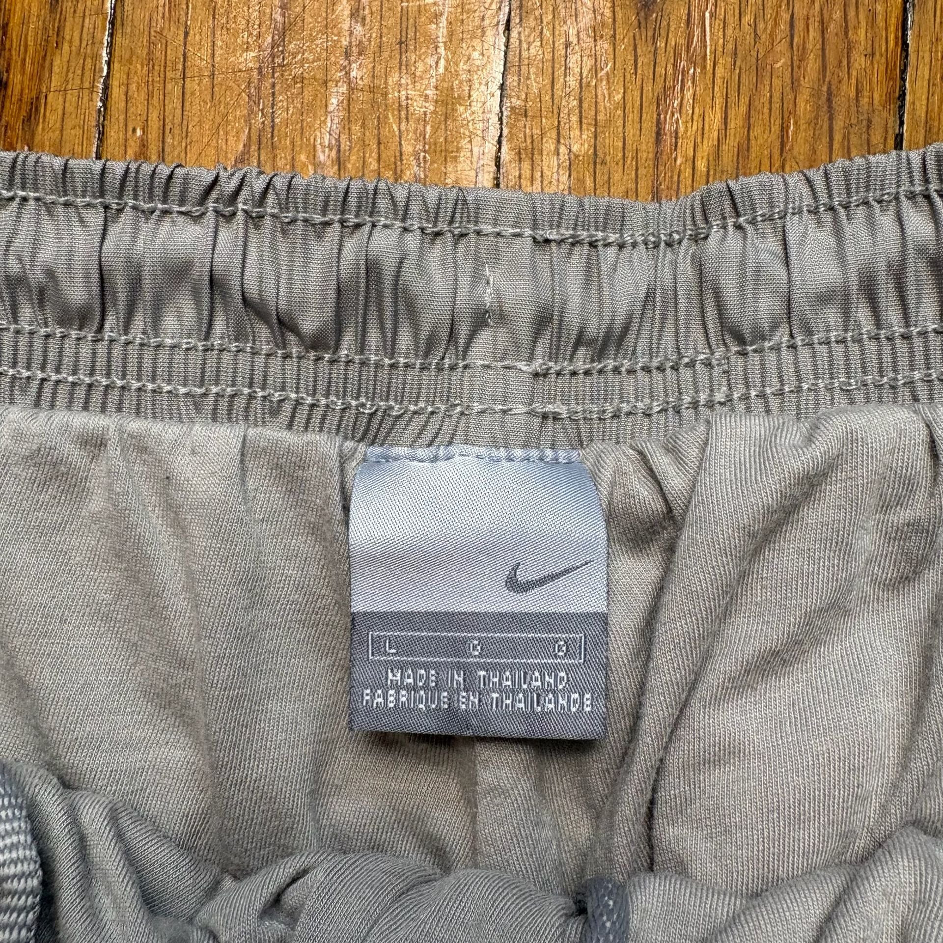 Vintage Y2K Nike Vintage Windbreaker Track Pants Grey Size L 4
