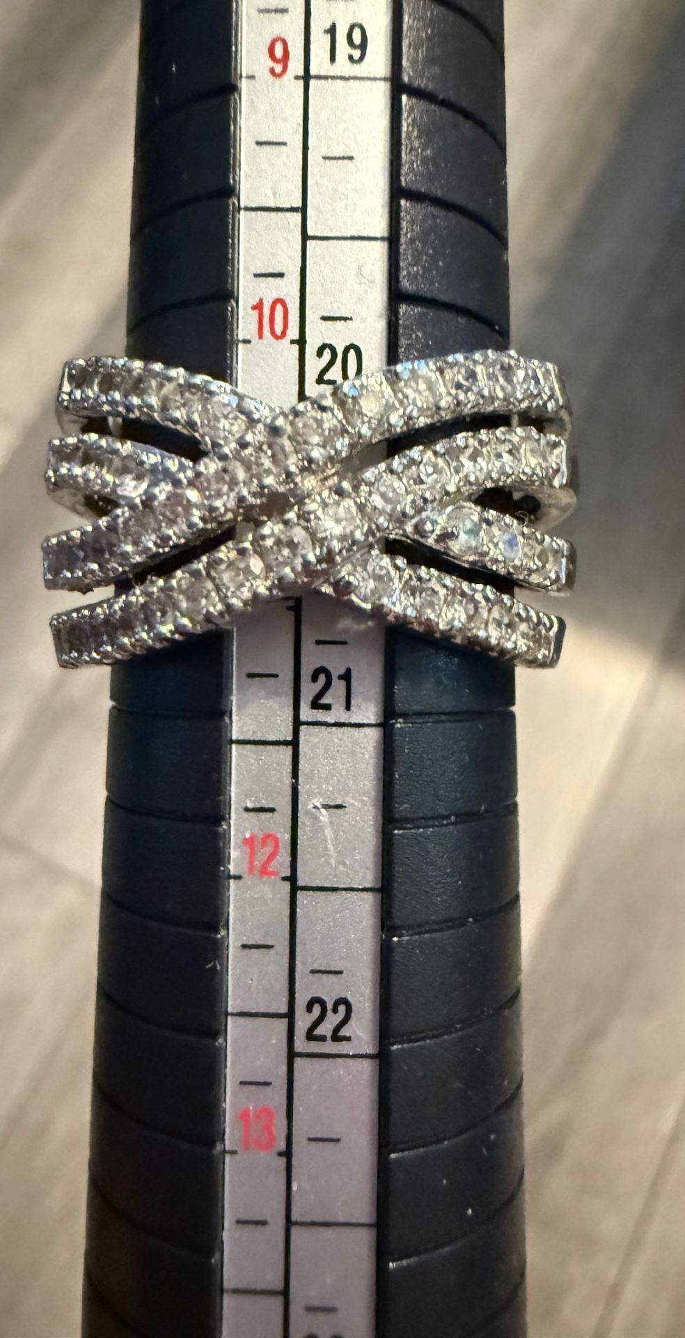 Kensie Criss Cross Pavé Rhinestone Ring Size 9.5 Silver Tone 8
