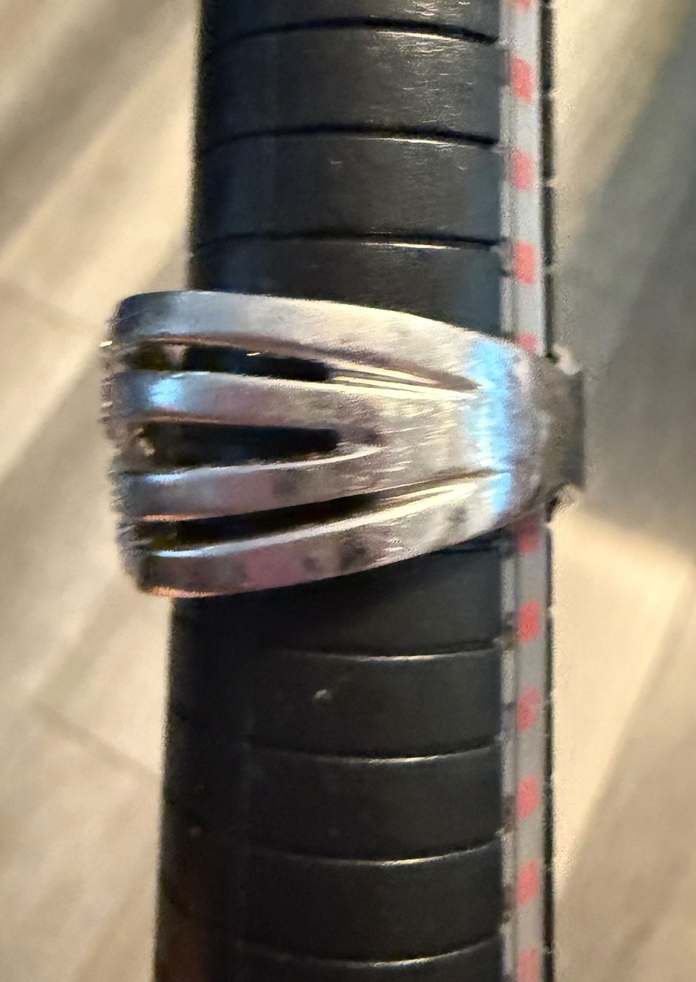 Kensie Criss Cross Pavé Rhinestone Ring Size 9.5 Silver Tone 9