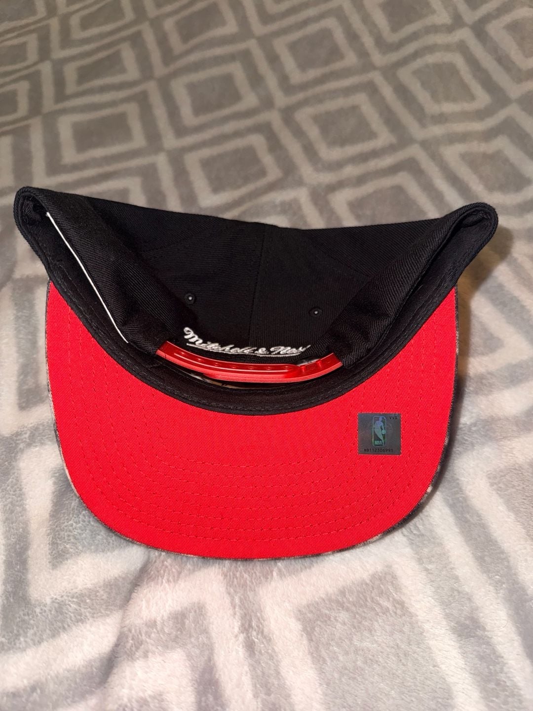 Mitchell & Ness Chicago Bulls Bleached Wash Snapback Hat 3