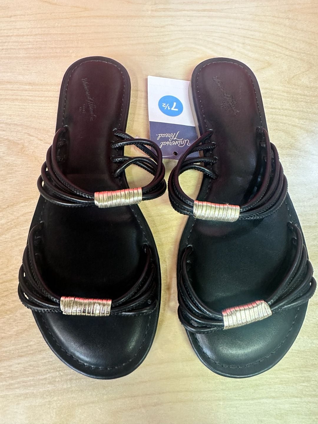 Universal Thread Sandals Size 7 1/2 Black 3
