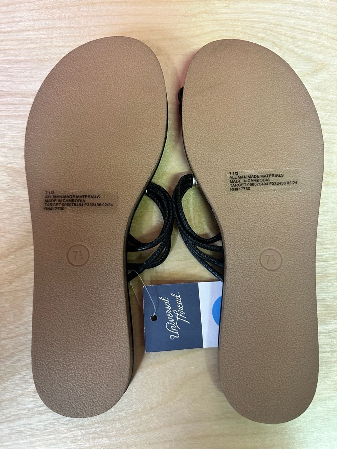 Universal Thread Sandals Size 7 1/2 Black 7