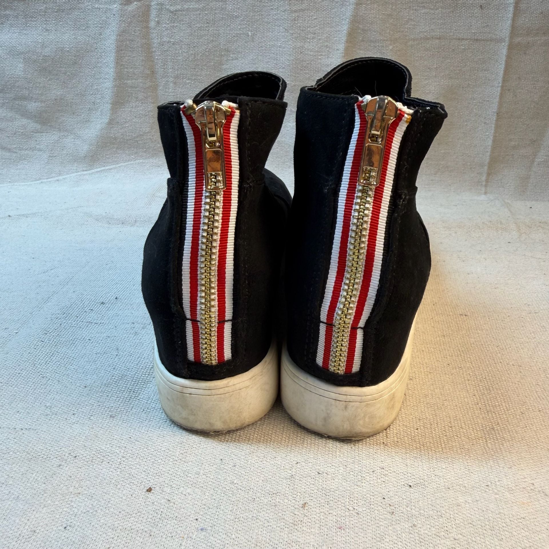 Steve Madden Wedge Sneakers Black Suede Size 8 5