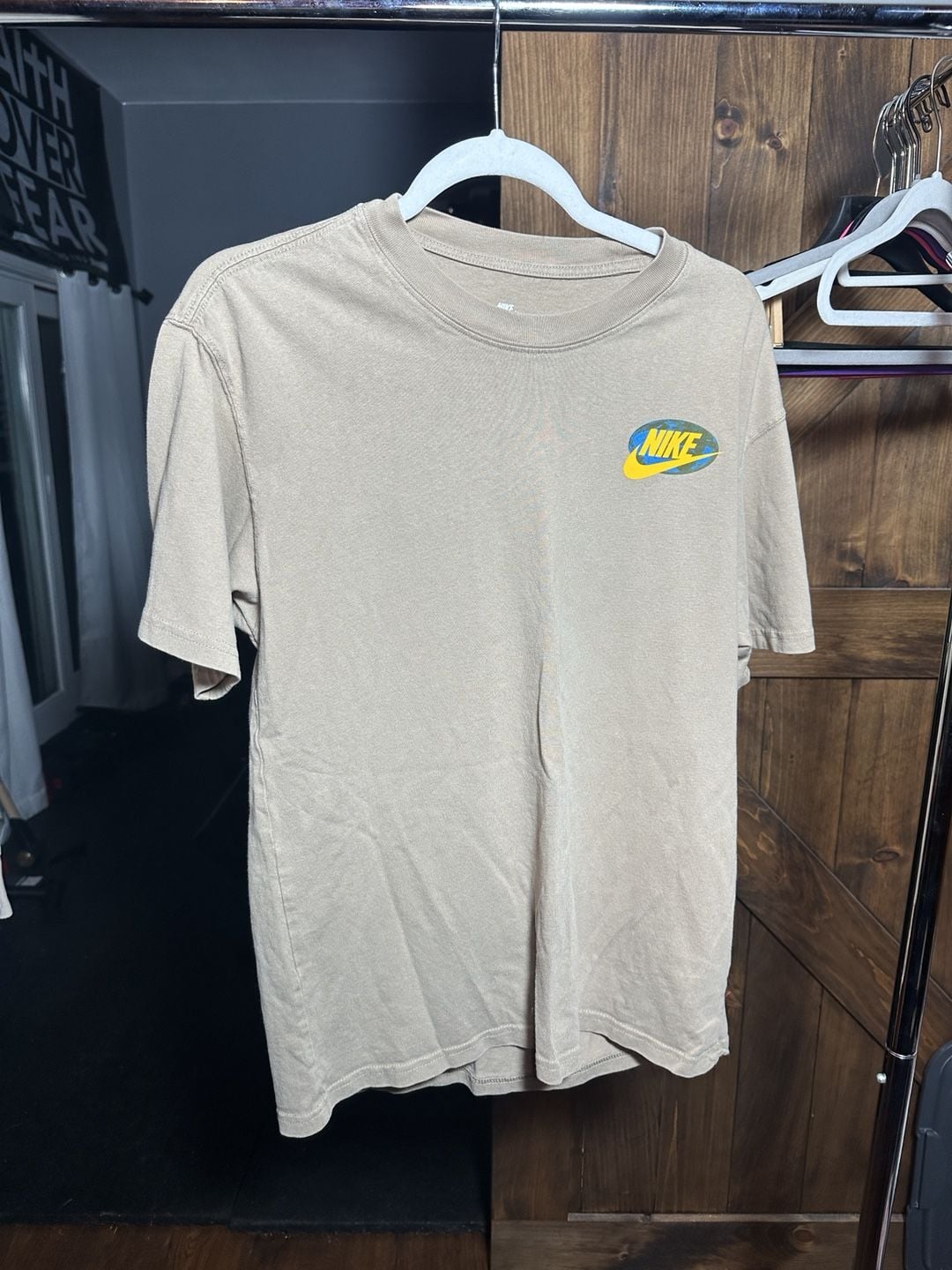 Nike Play It Cool Mother Earth T-Shirt Size S 2