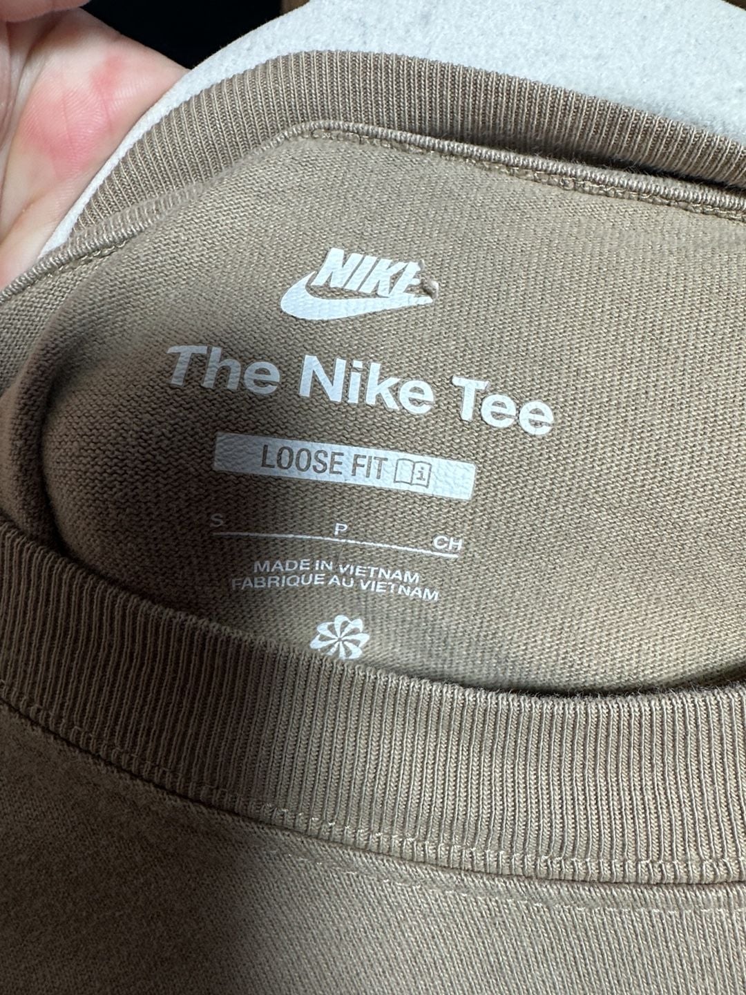 Nike Play It Cool Mother Earth T-Shirt Size S 3
