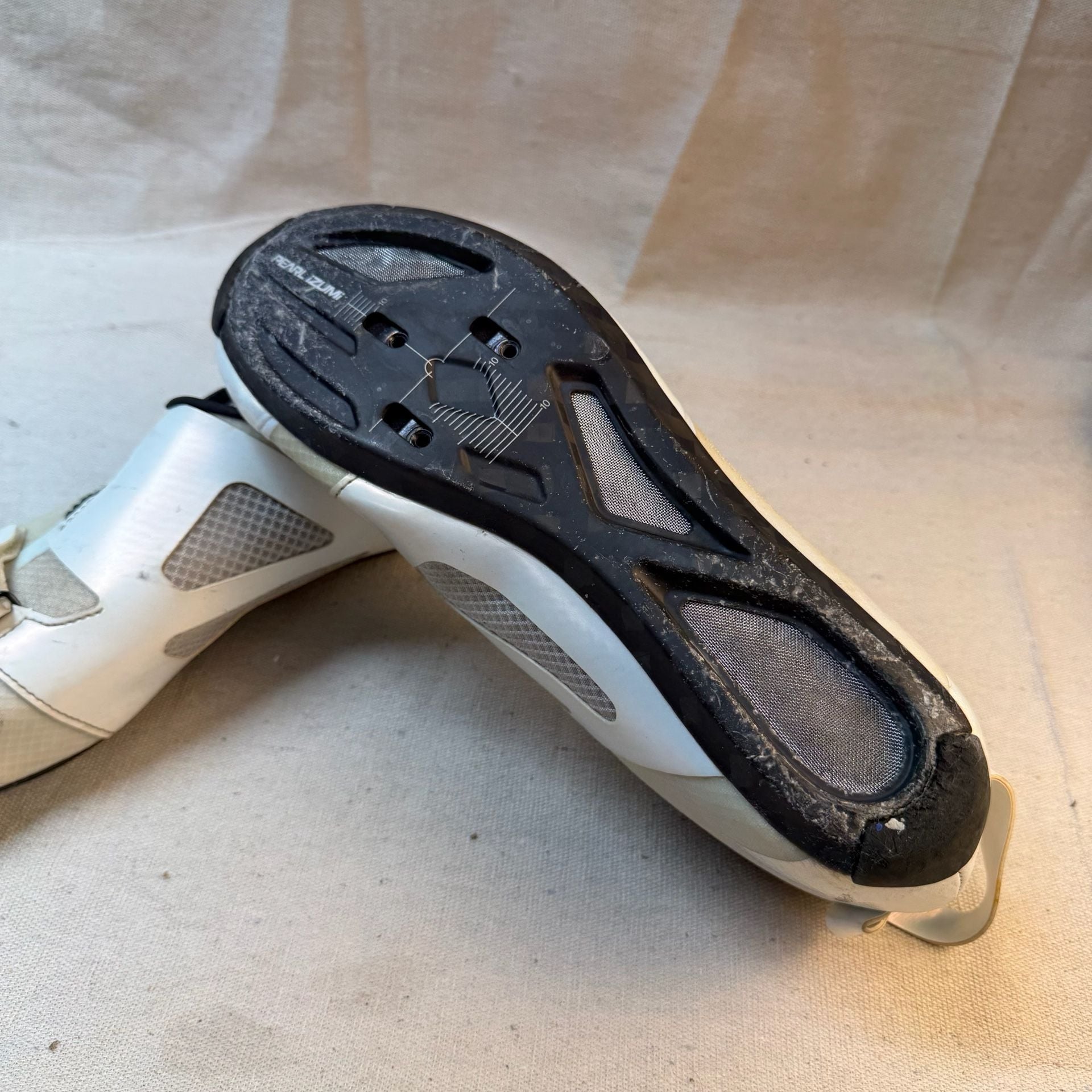 Pearl Izumi Cycling Shoes Size 44.5 White BOA Closure 10