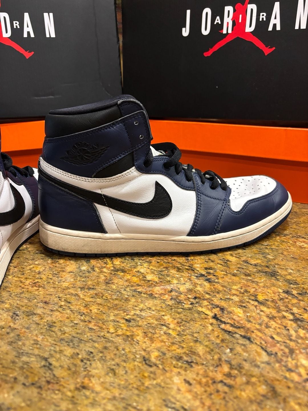Air Jordan 1 Retro High OG Size 10.5 Obsidian UNC 6