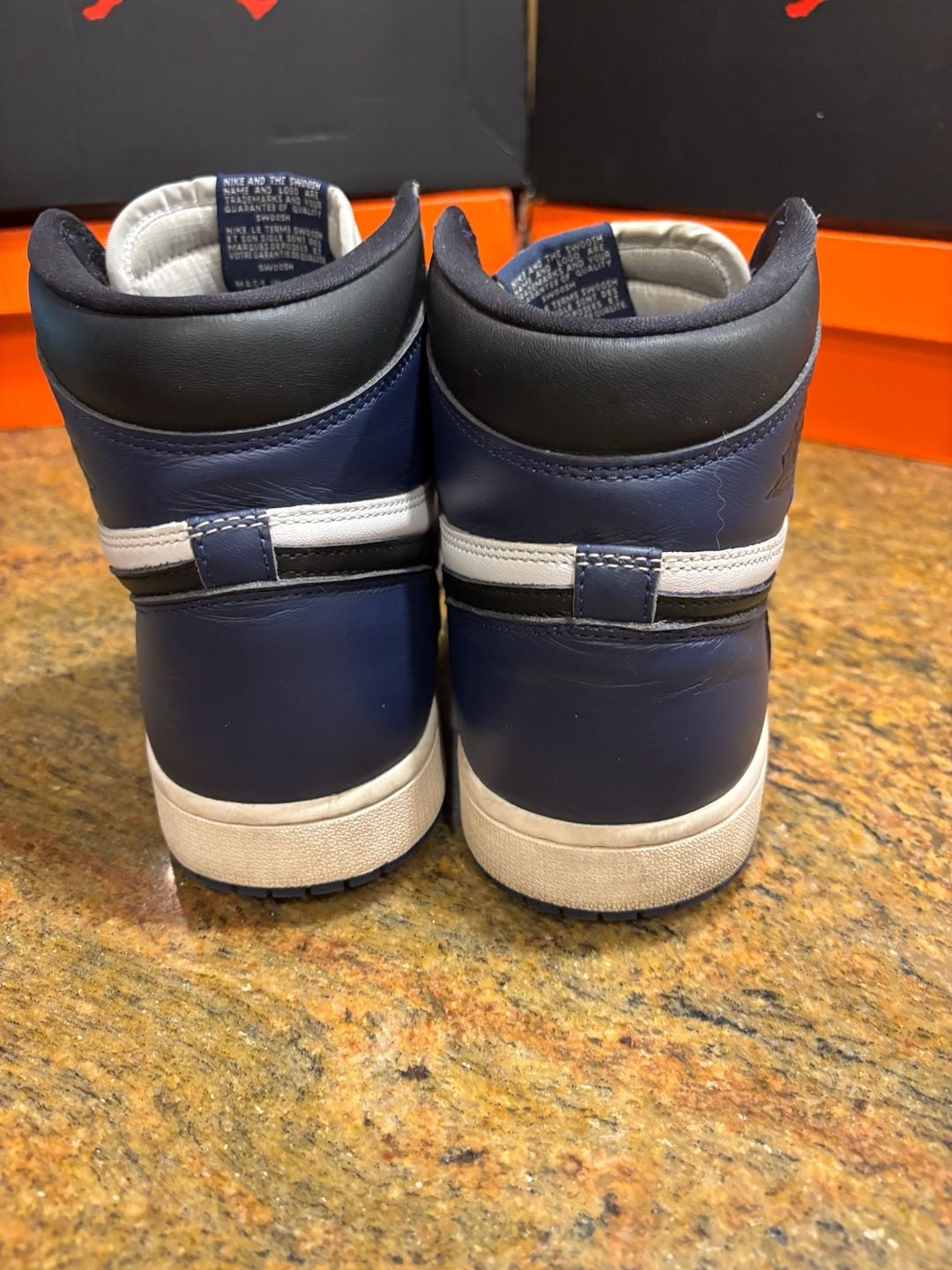 Air Jordan 1 Retro High OG Size 10.5 Obsidian UNC 7