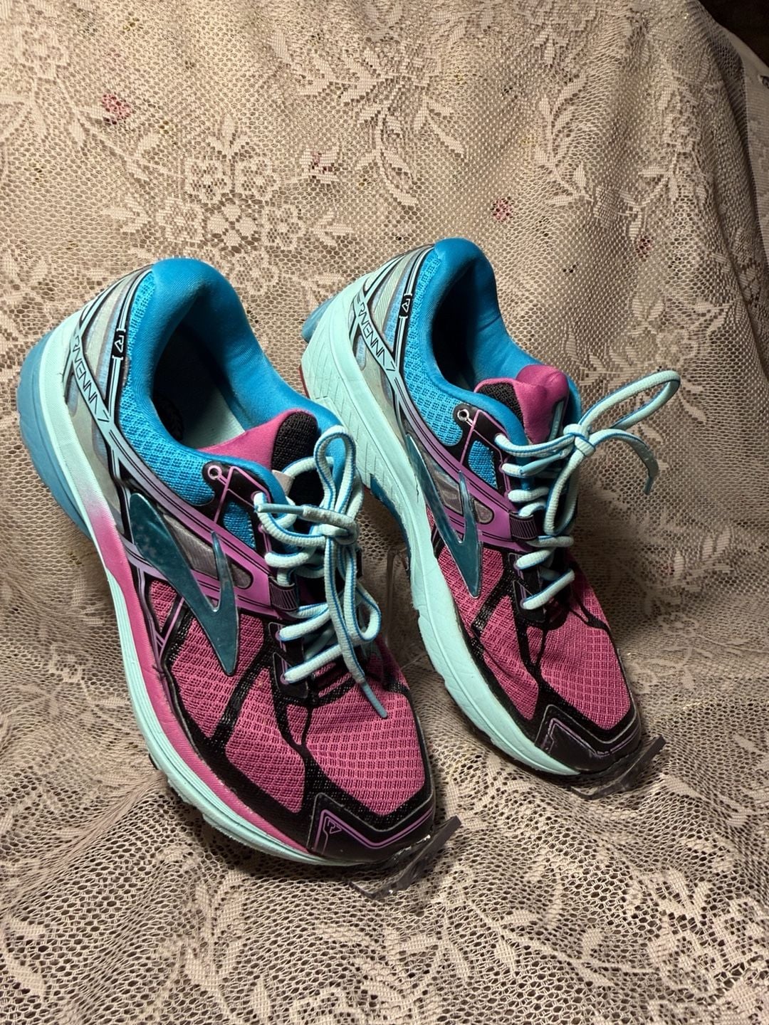 Brooks Ravenna 7 Size 9.5 Blue Pink Running Shoes 2