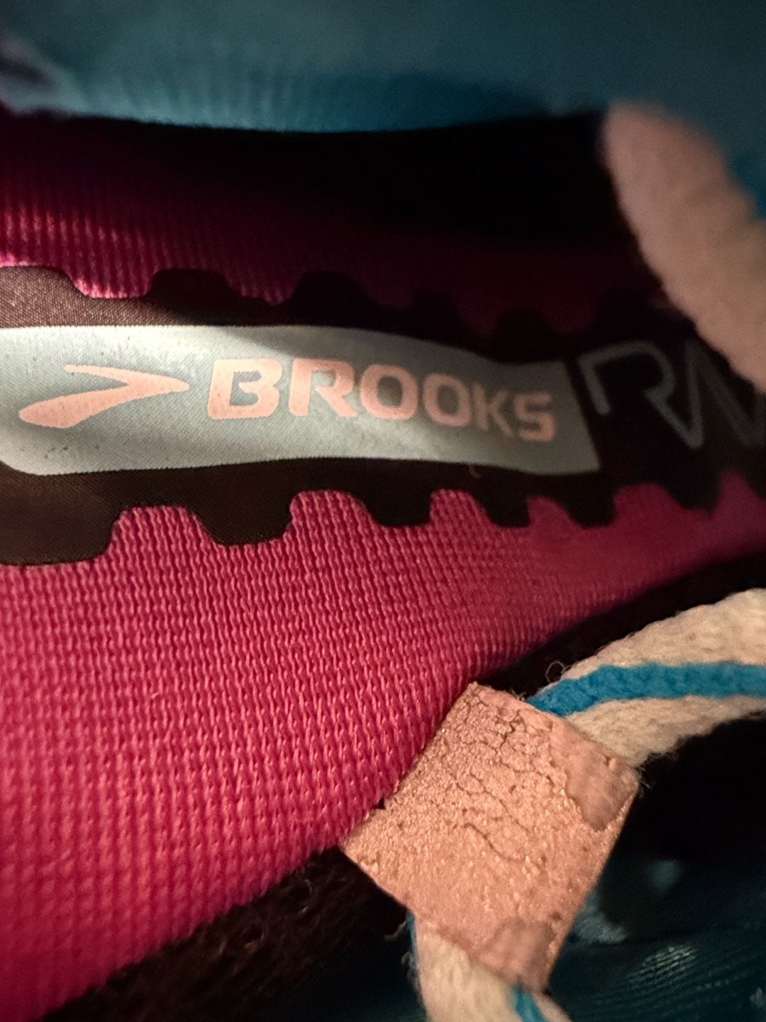 Brooks Ravenna 7 Size 9.5 Blue Pink Running Shoes 5