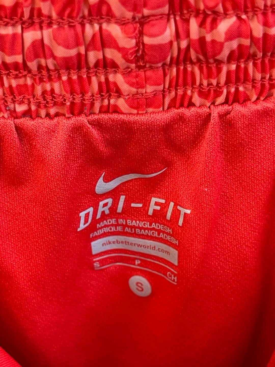 9pc Women’s S Small 4-6 Bundle Nike Under Armour Athletic Clothing Tops Bottoms  18