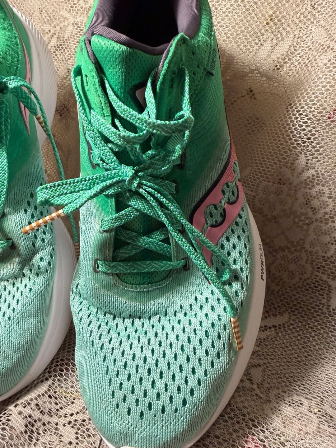 LUS 14 Saucony Ride 16 Running Shoes Green Pink Size 10 5