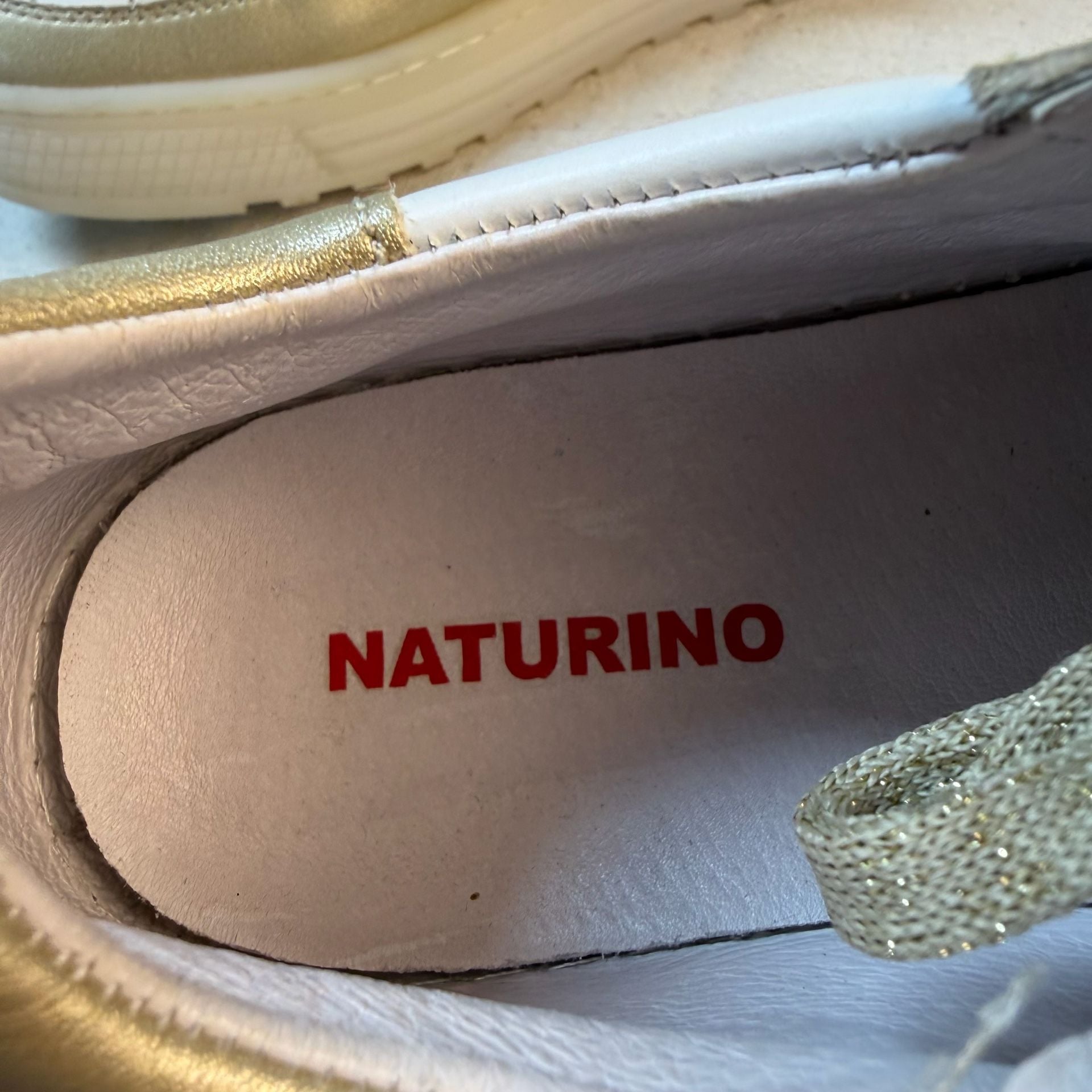 Naturino Sneakers Gold White Leather Size 38 9