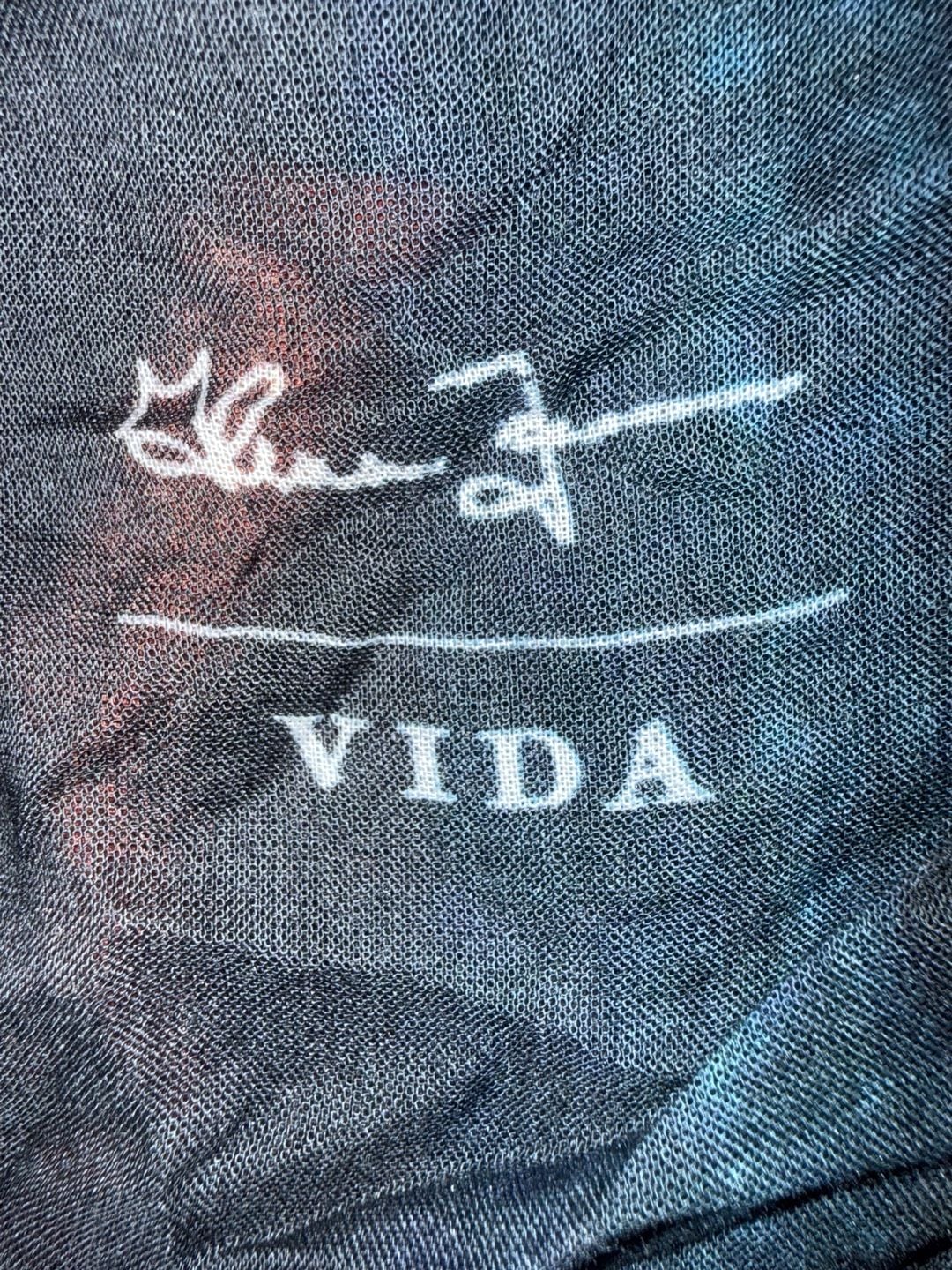 Beautiful VIDA Multi-Color Gradient Modal Scarf
80" length and 26" in width 4