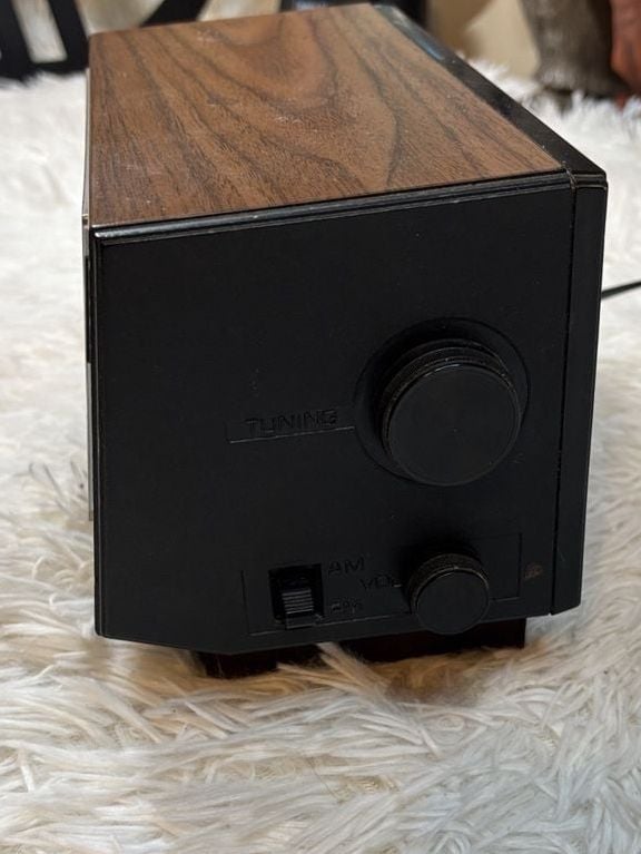General Electric AM/FM Woodgrain Analog Clock Radio 3