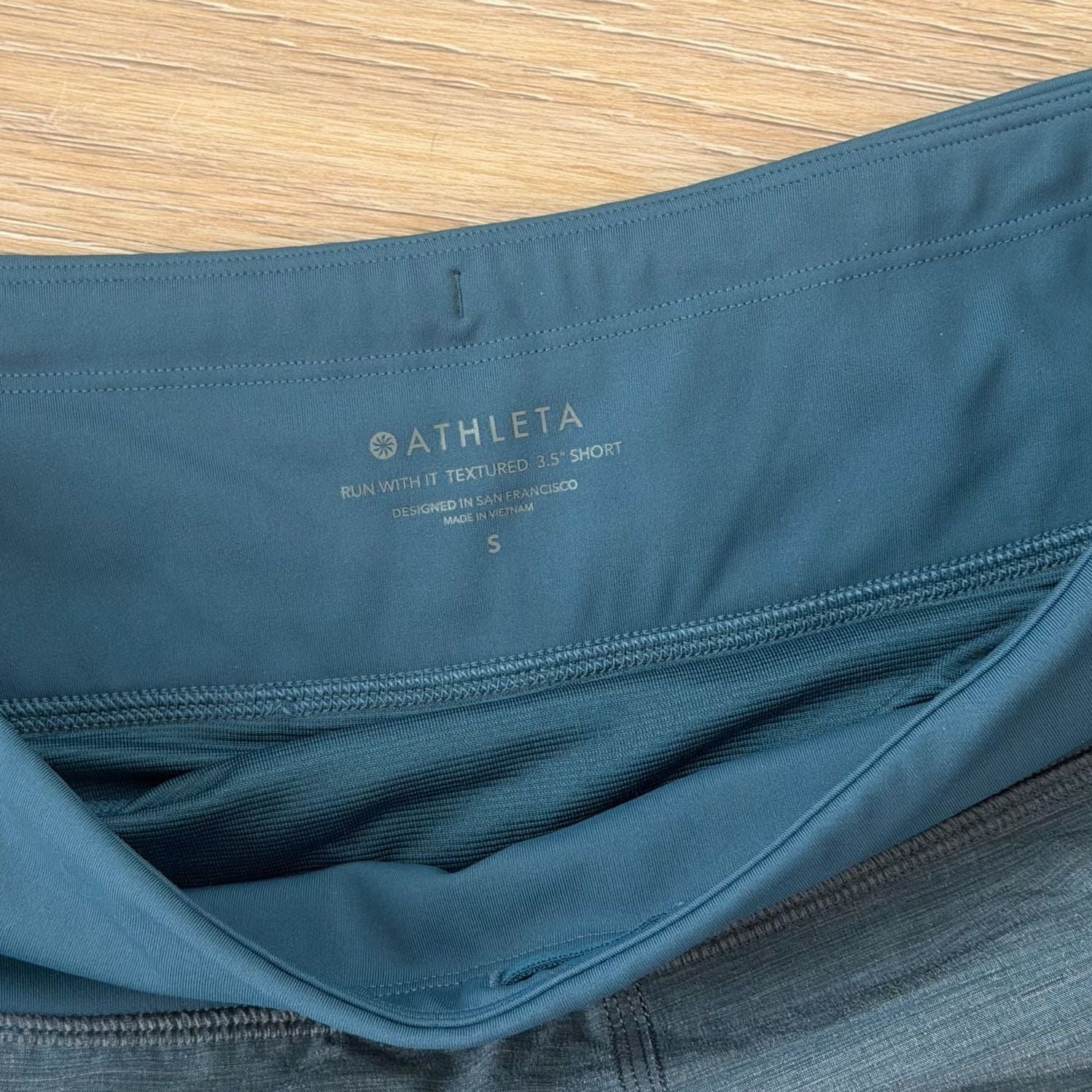 Athleta Run With It Textured 3“ Shorts Womens ..., 3