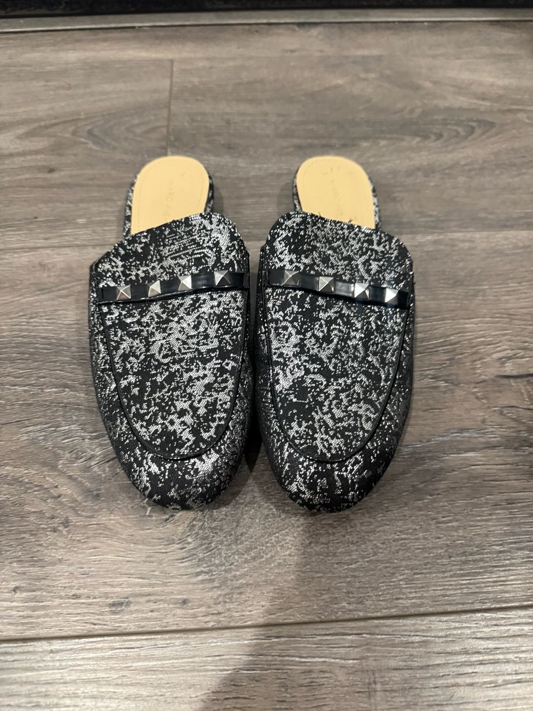 Marc Fisher Wishing Black Silver Metallic Studded Loafer Mules Size 8M 3