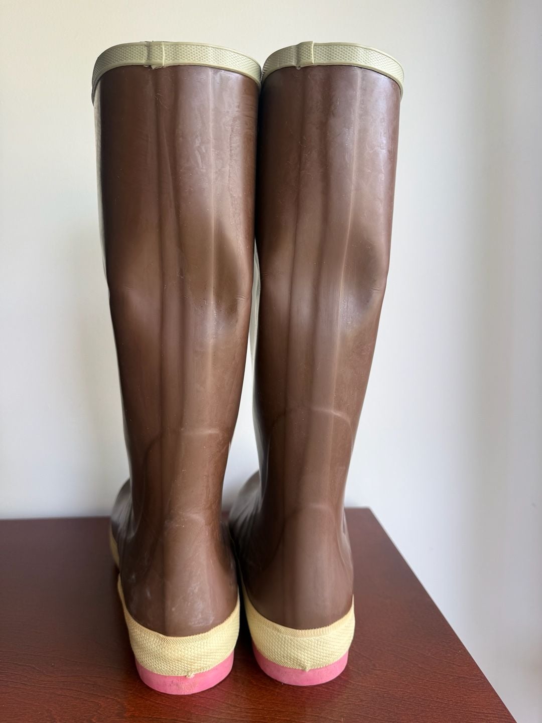 Xtratuf 15" Legacy Fire Weed Boots Size 9M Brown Pink 6