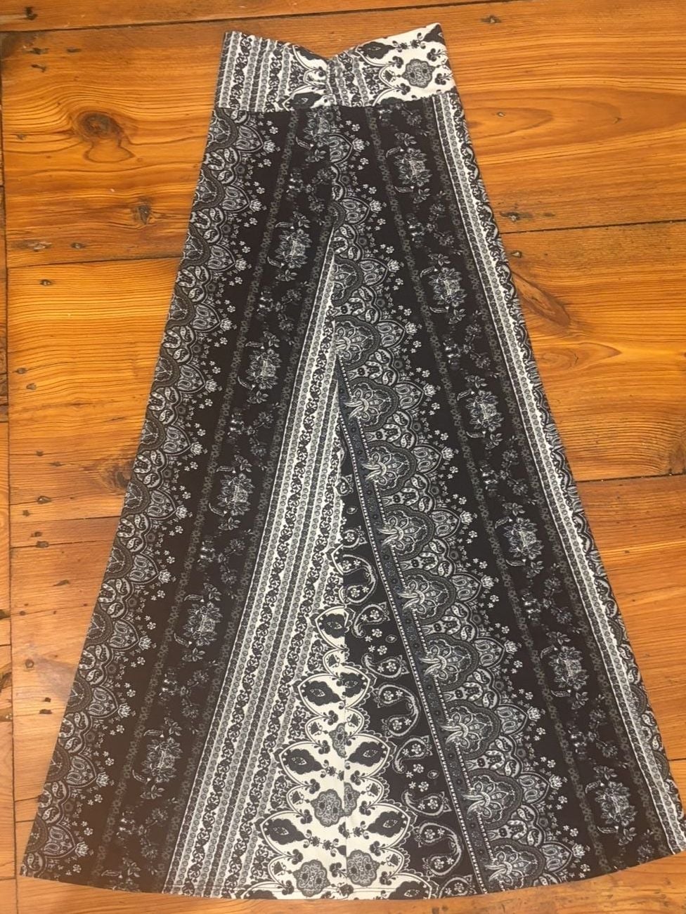 Boho Black White Paisley Floral Print Fitted Long Skirt 5
