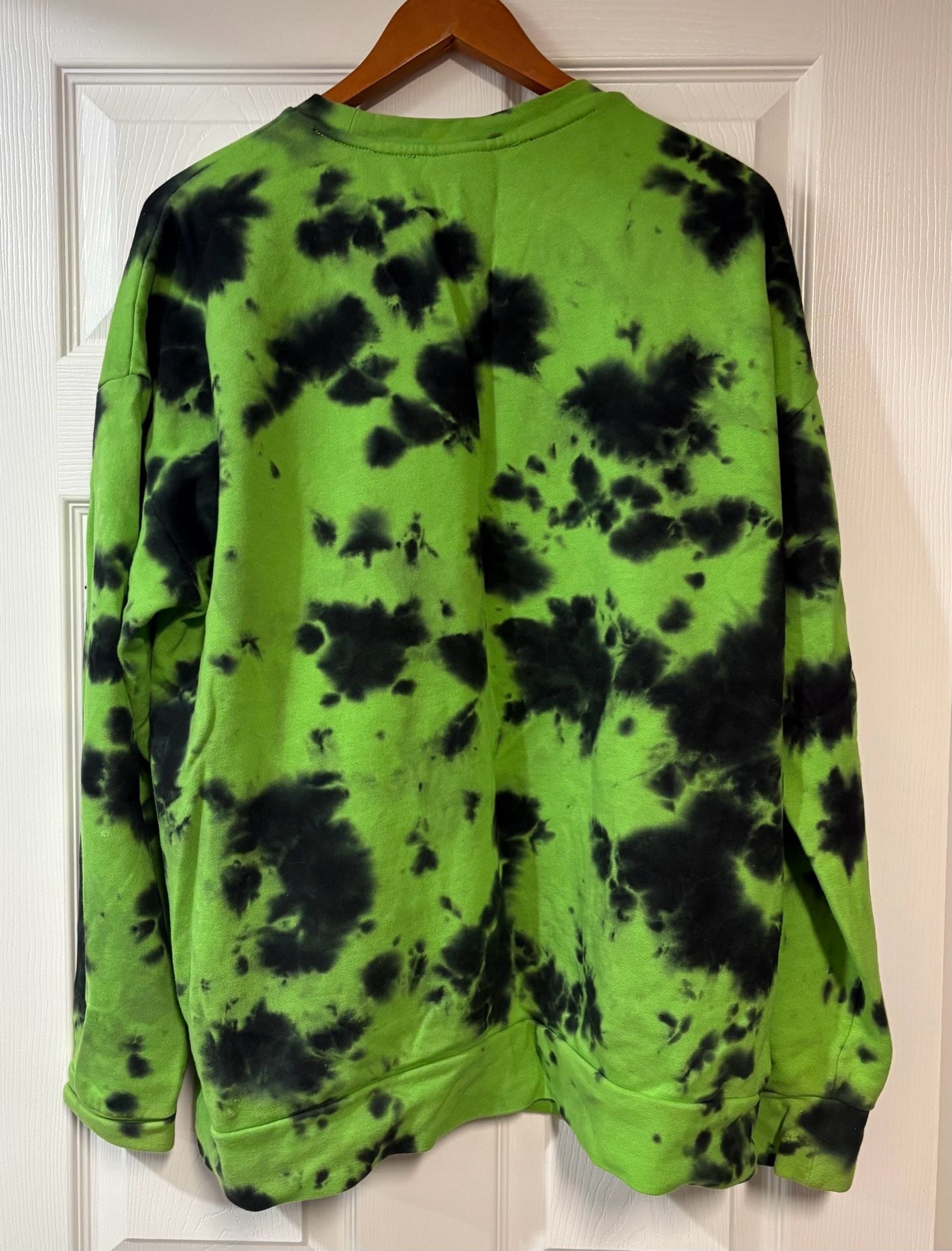 Disney The Nightmare Before Christmas Sweatshirt Green Black Tie Dye 4