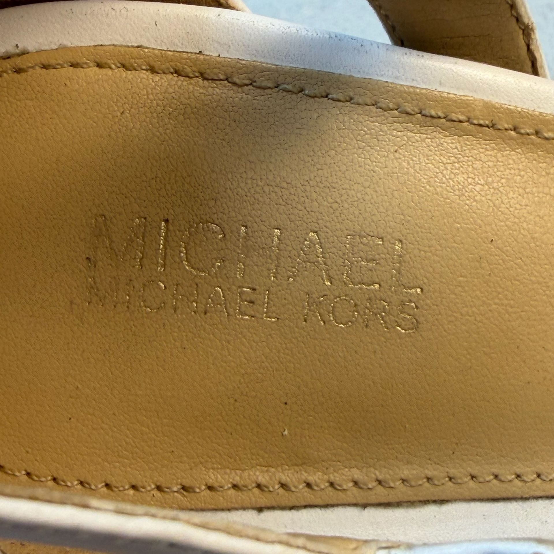 Michael Michael Kors Heels Size 7.5M White Leather Platform 9