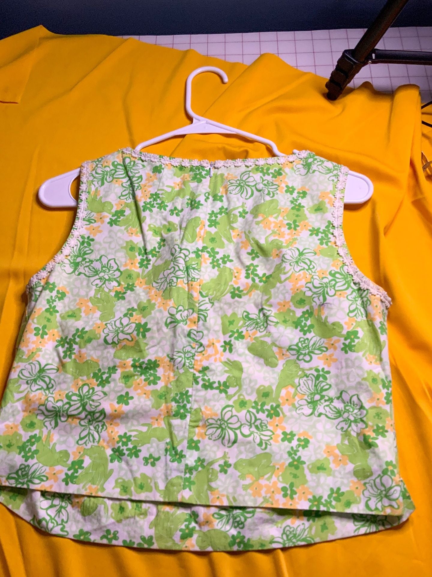 Lilly Pulitzer Floral Frog Tank Top Women’s Size 4 Green Yellow 2