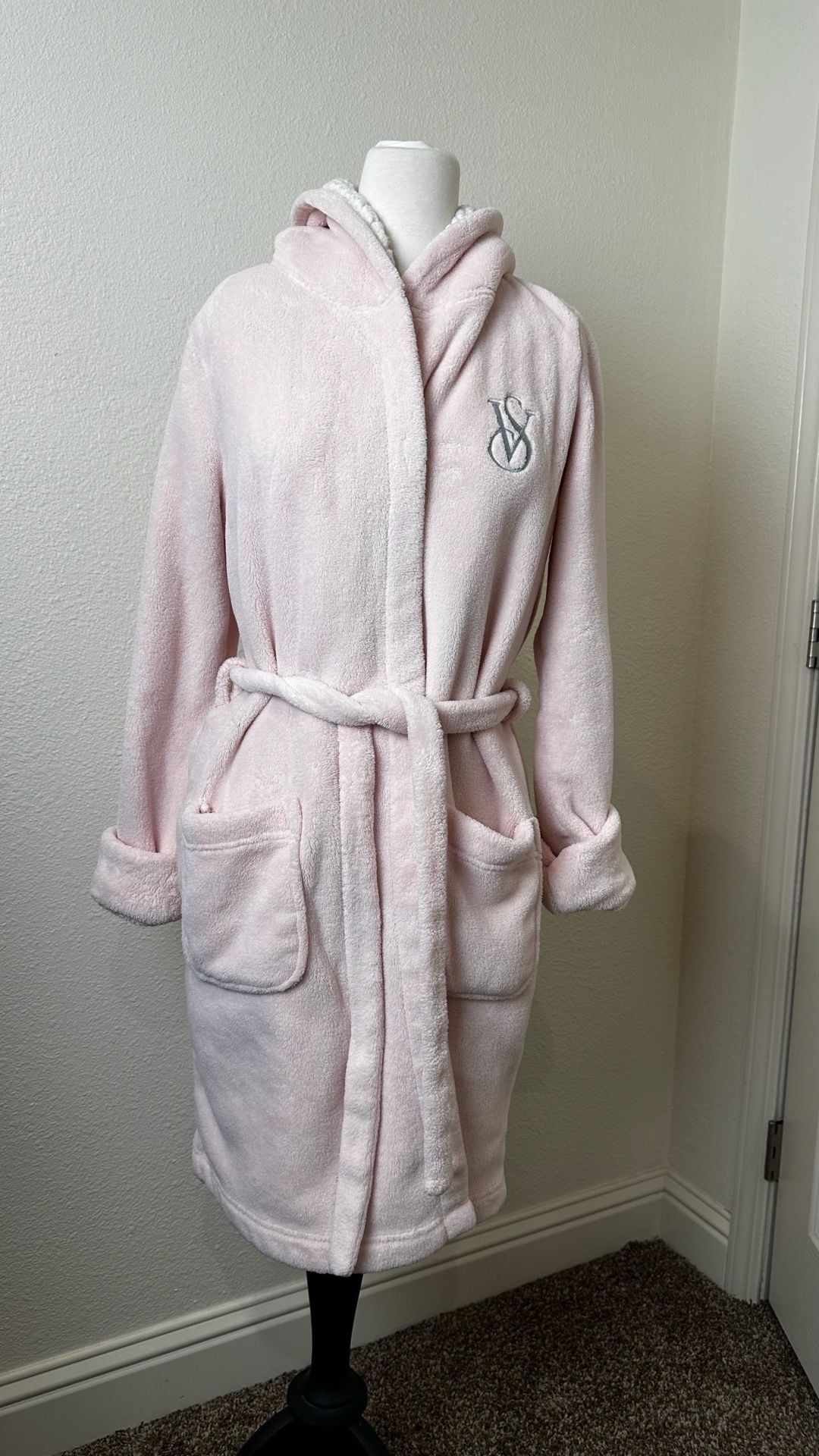 Victoria's Secret Plush Hooded Robe Pink 3