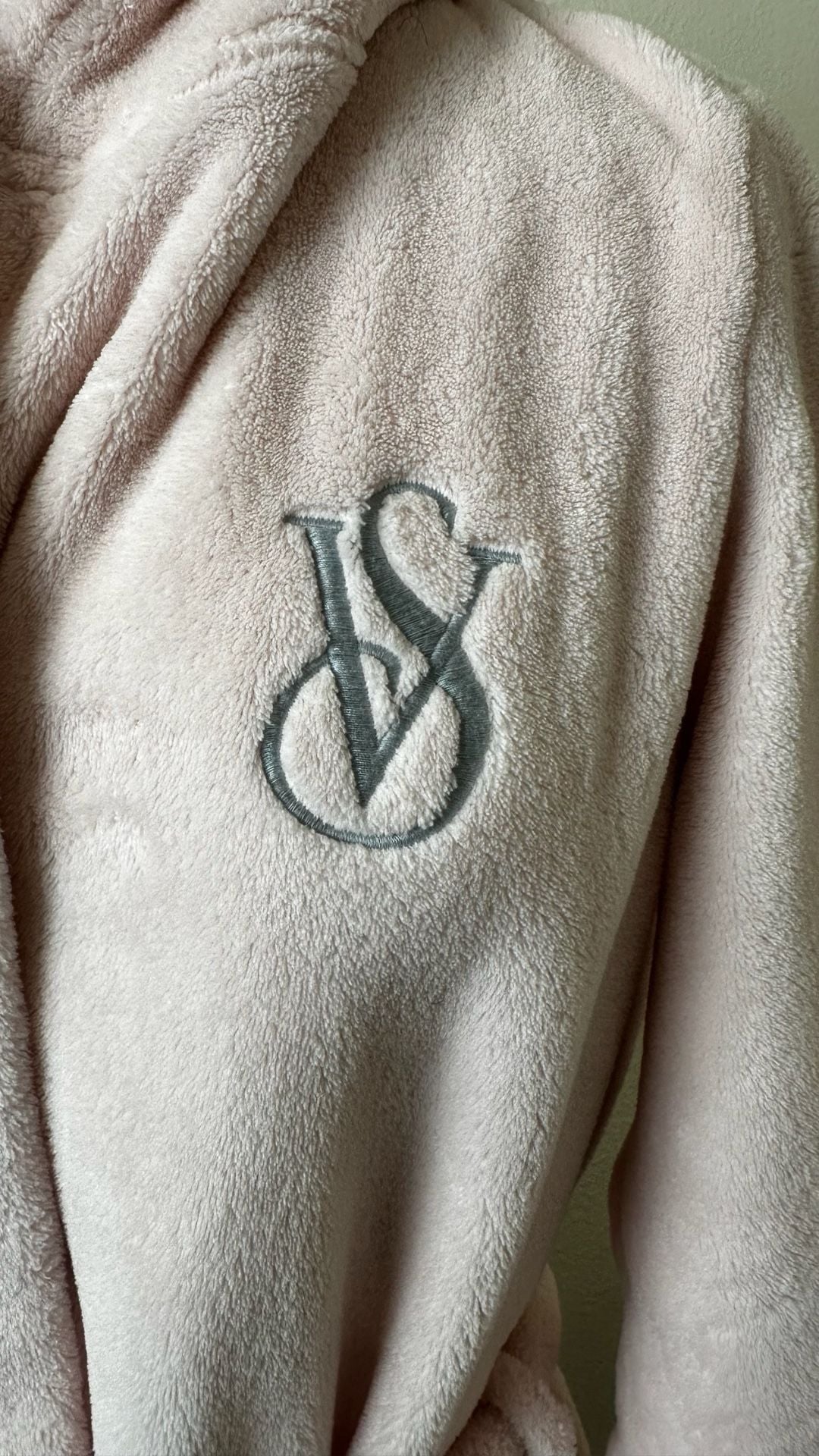 Victoria's Secret Plush Hooded Robe Pink 4