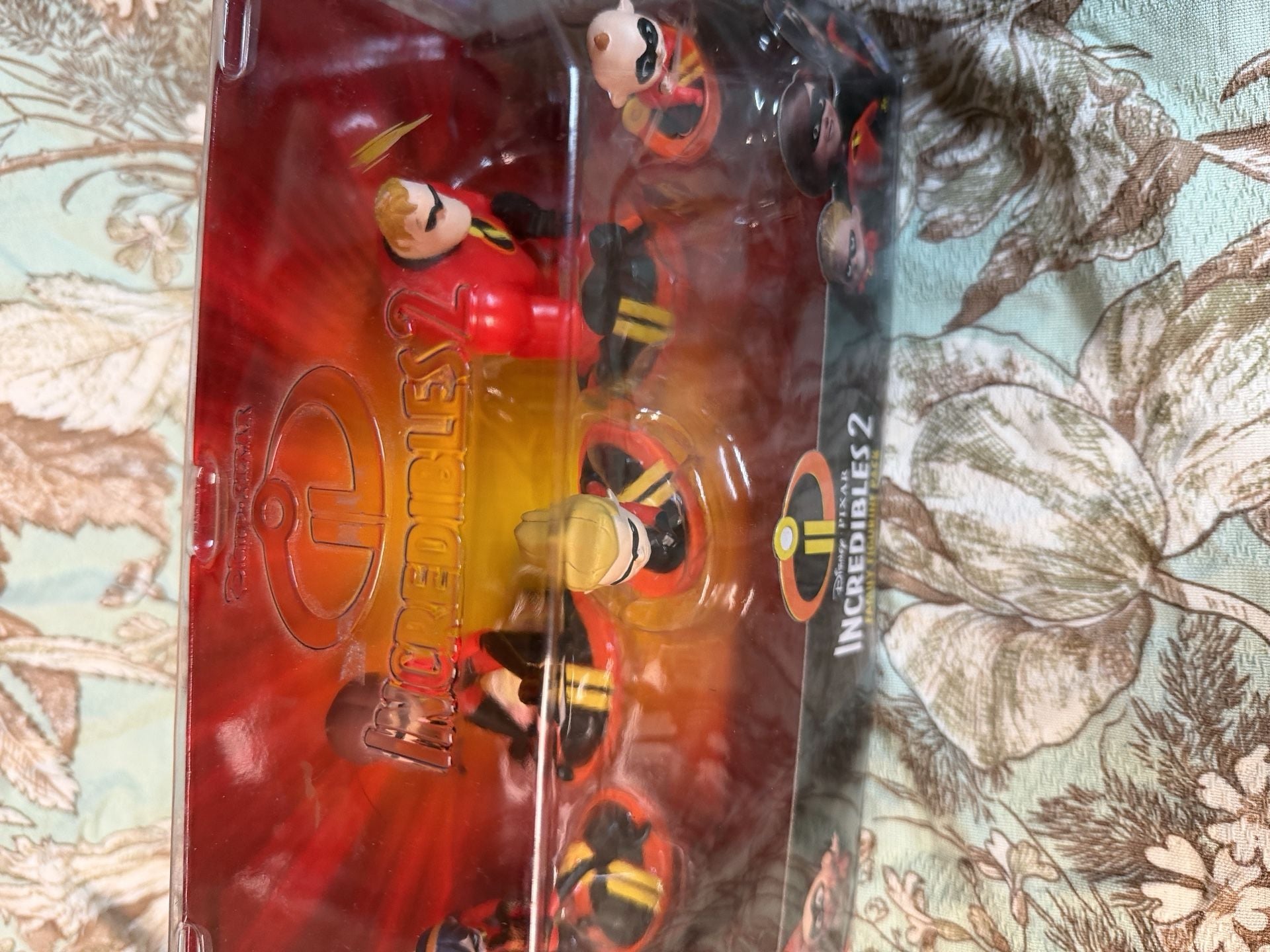 Disney Pixar Incredibles 2 Family Figurine Pack New 2
