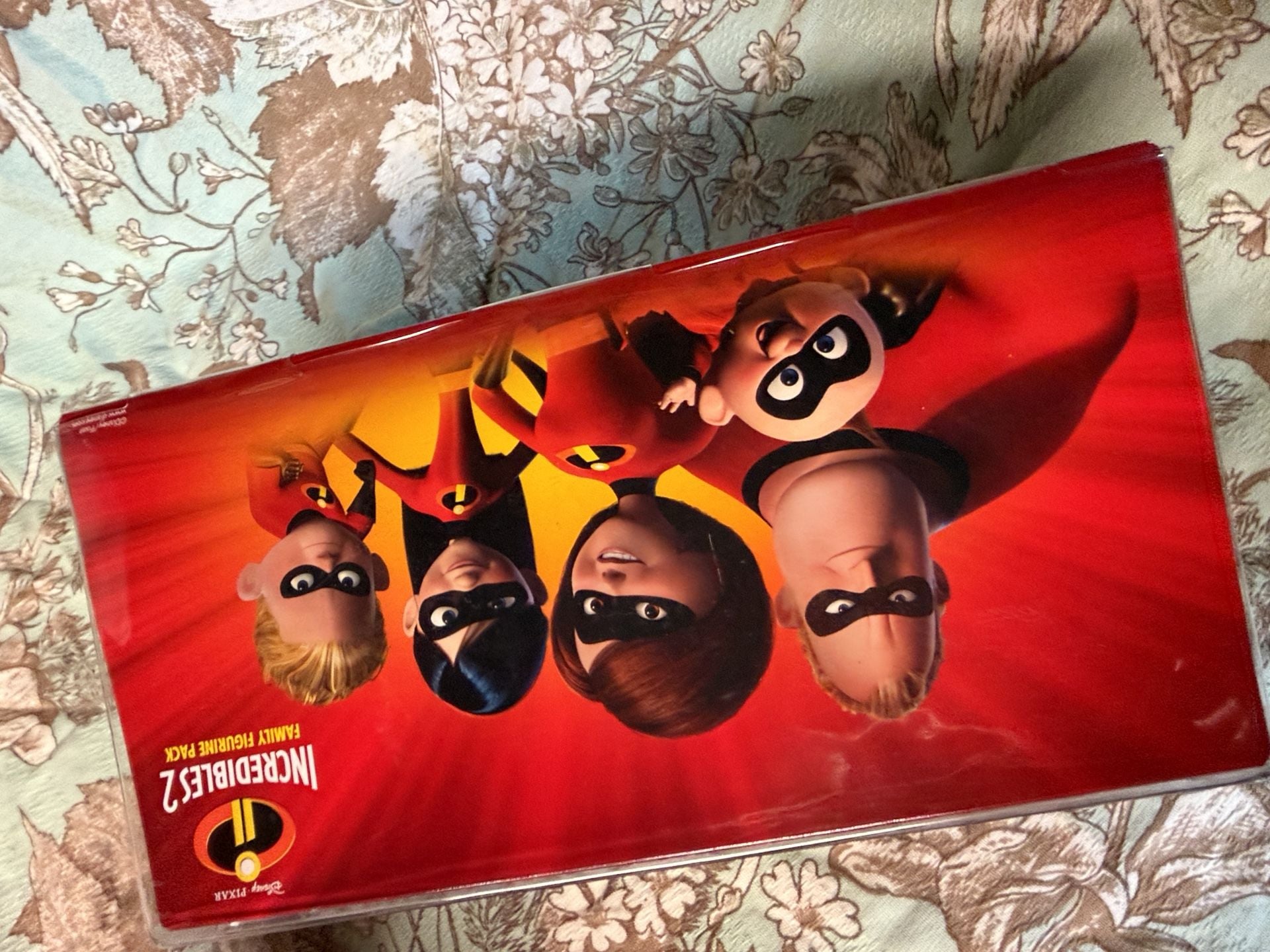 Disney Pixar Incredibles 2 Family Figurine Pack New 3