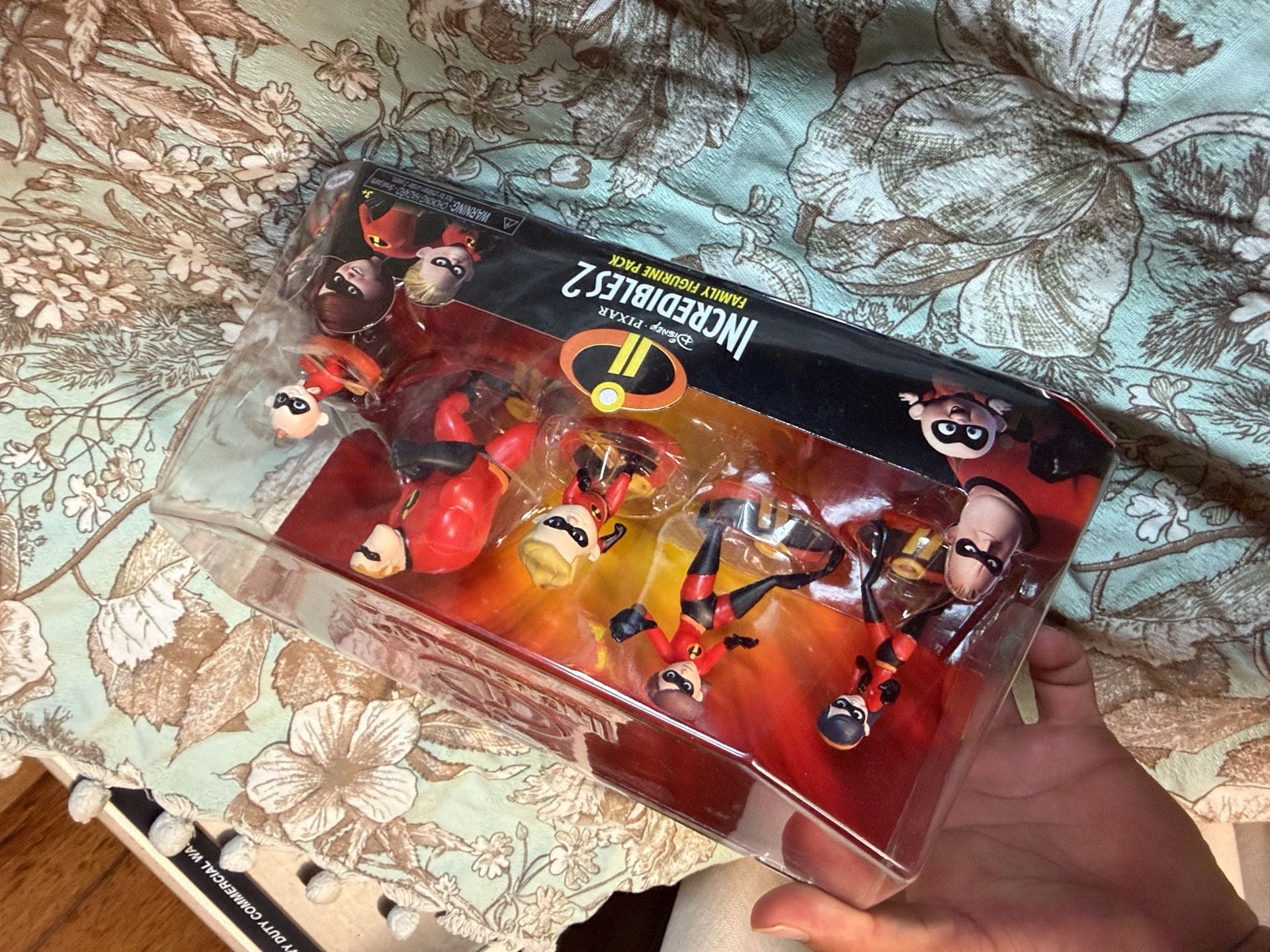 Disney Pixar Incredibles 2 Family Figurine Pack New 4