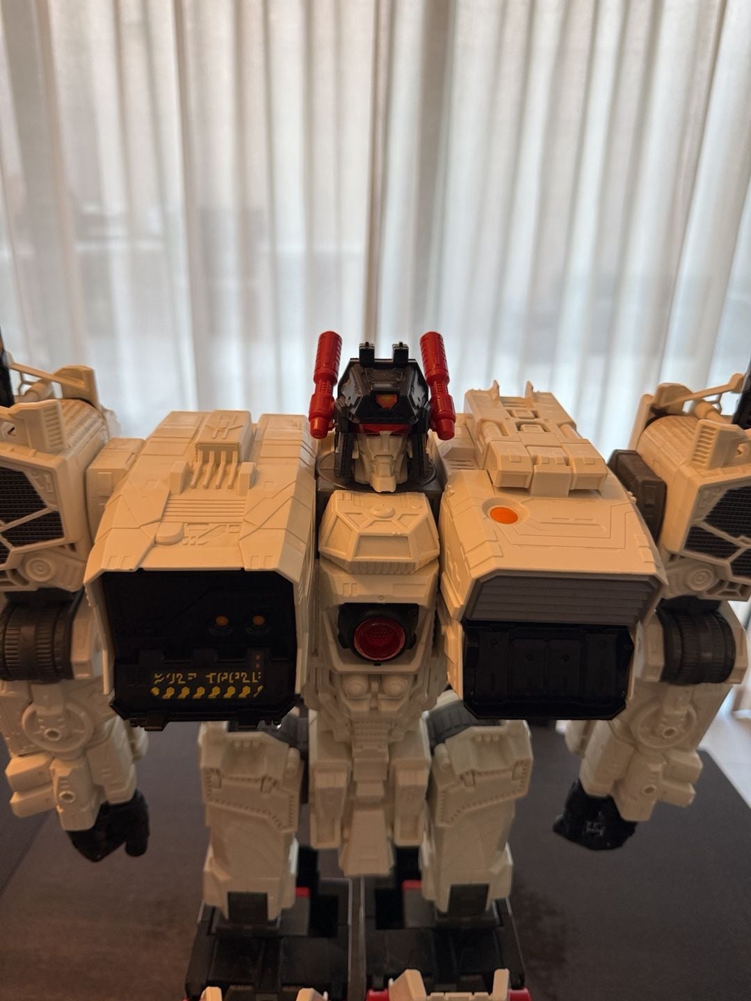 Hasbro Transformers Generations Siege Omega Supreme Action Figure rare 9