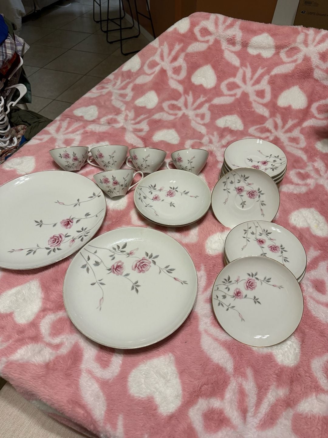 Vintage Crest Wood China Rose 927 Japan 29 Piece Dinnerware Set Floral Gold Trim 3