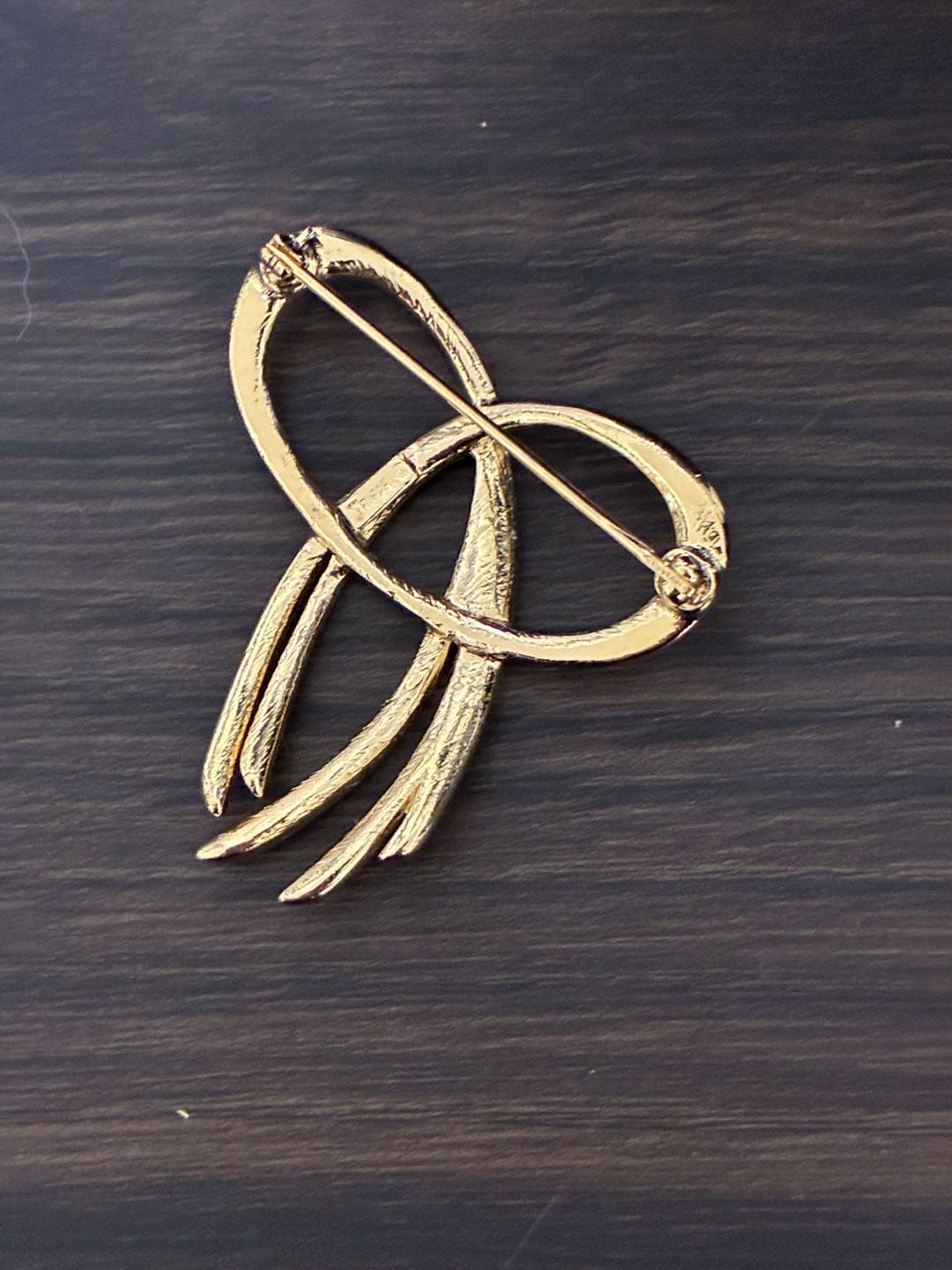 Trifari Gold Tone Bow Ribbon Vintage Brooch Pin 4