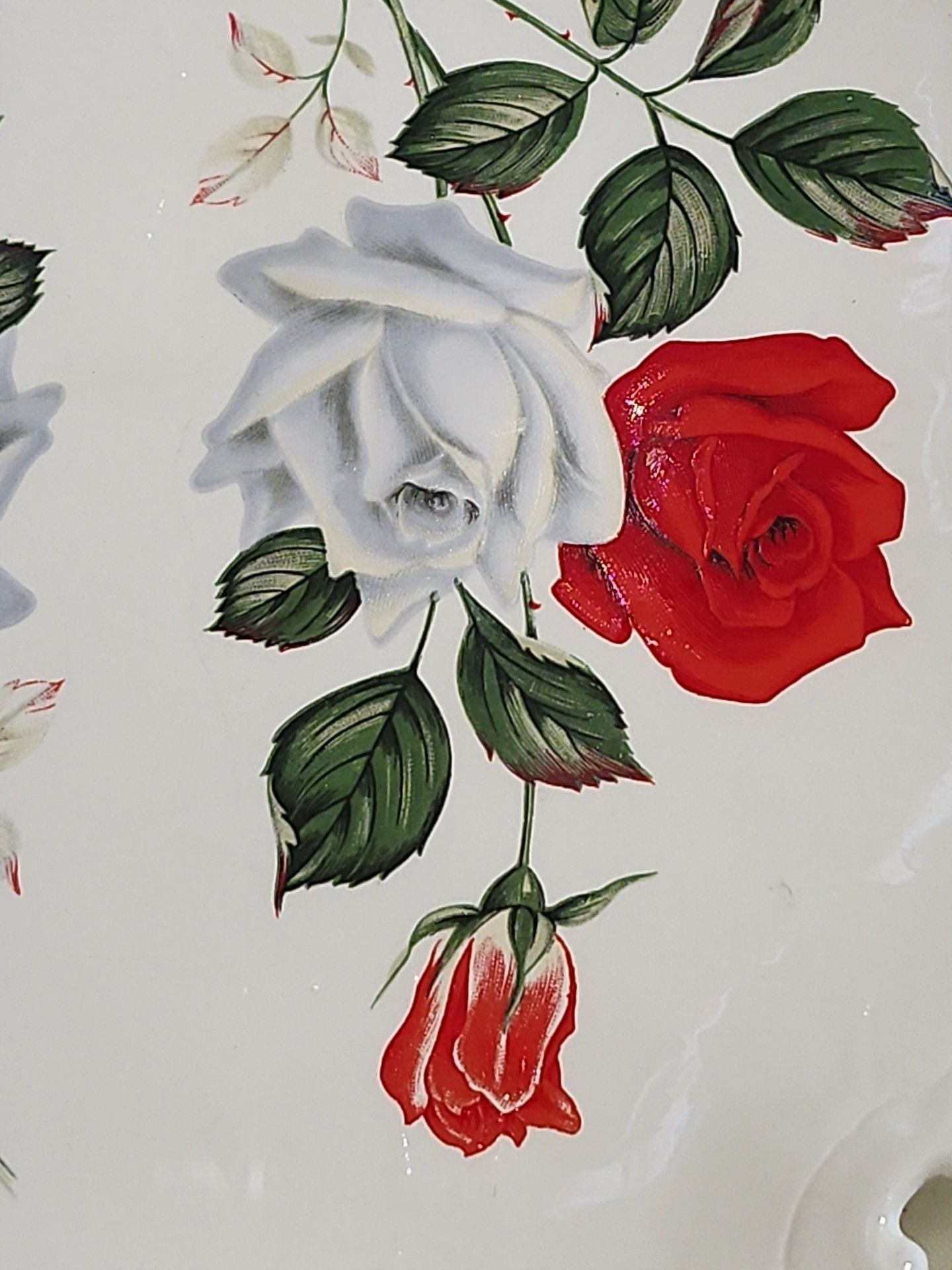 Beautiful vintage decorative earthenware plate 2