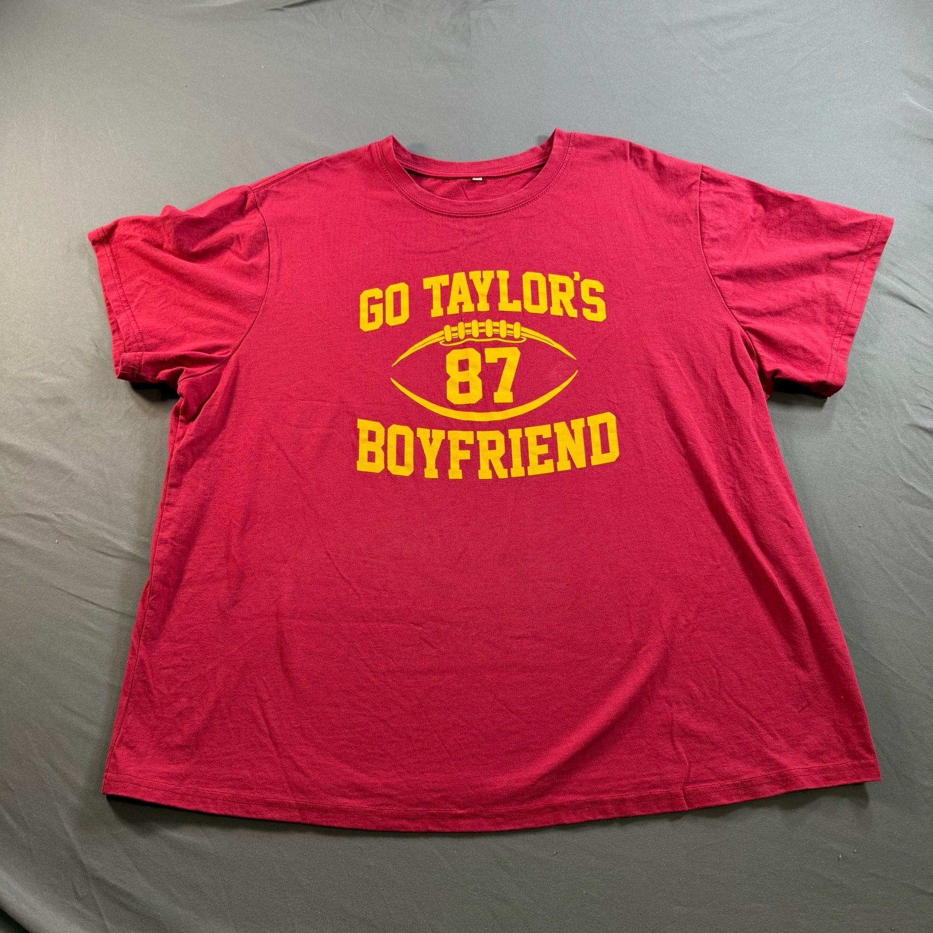 Travis Kelce 87 Taylor Swift Boyfriend Football Graphic Tee Red XL 2