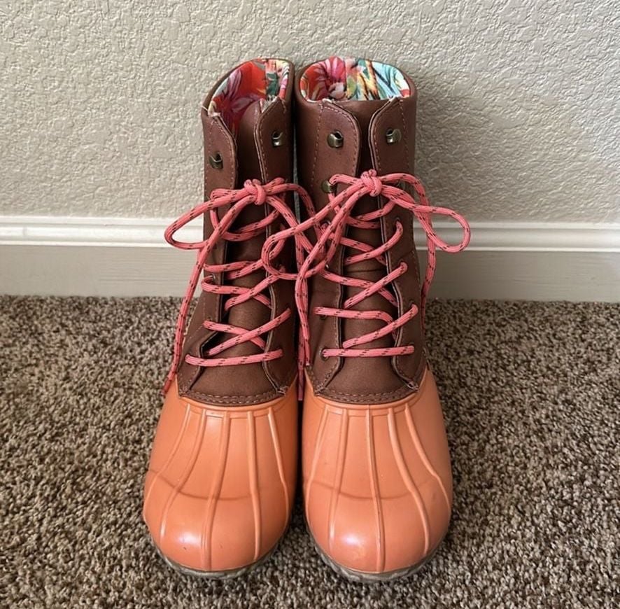 London Fog Duck Boots Brown Peach Lace Up Winter Boots Size 9 3