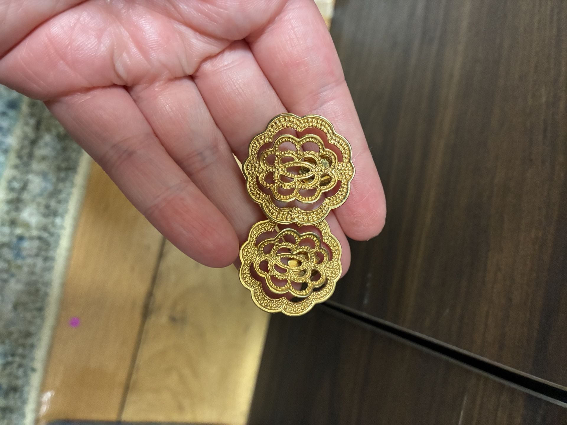 Avon Vintage Gold Tone Open Filigree Flower Stud Earrings 5