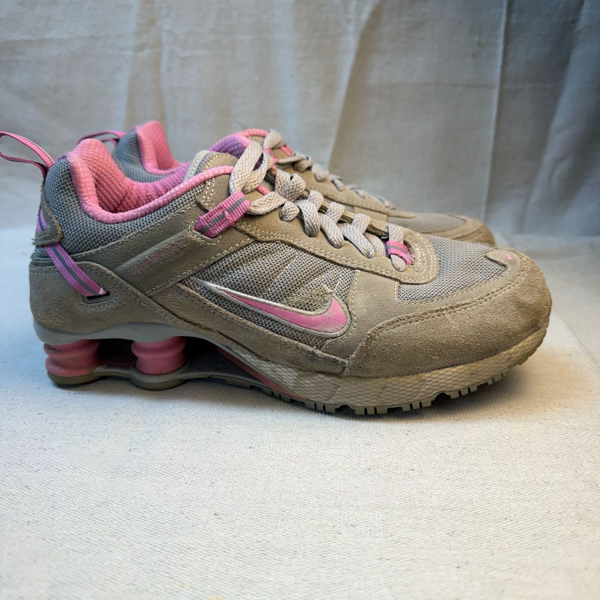 Nike Shox NZ Grey Pink Running Shoes 2