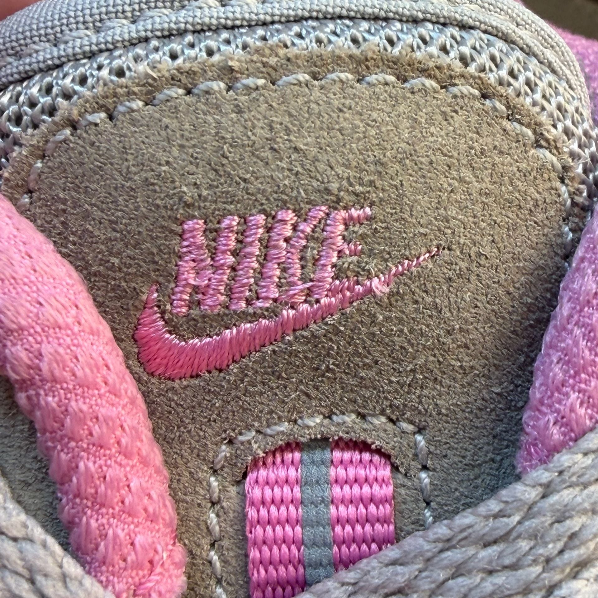 Nike Shox NZ Grey Pink Running Shoes 8