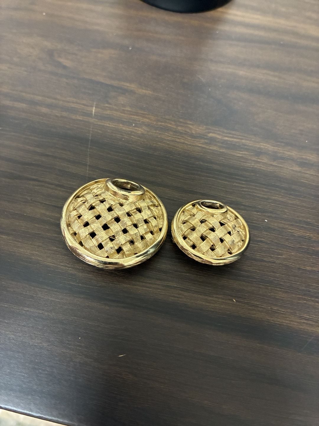 Sarah Coventry Gold Tone Woven Basketweave Round Brooch Pin Set 1