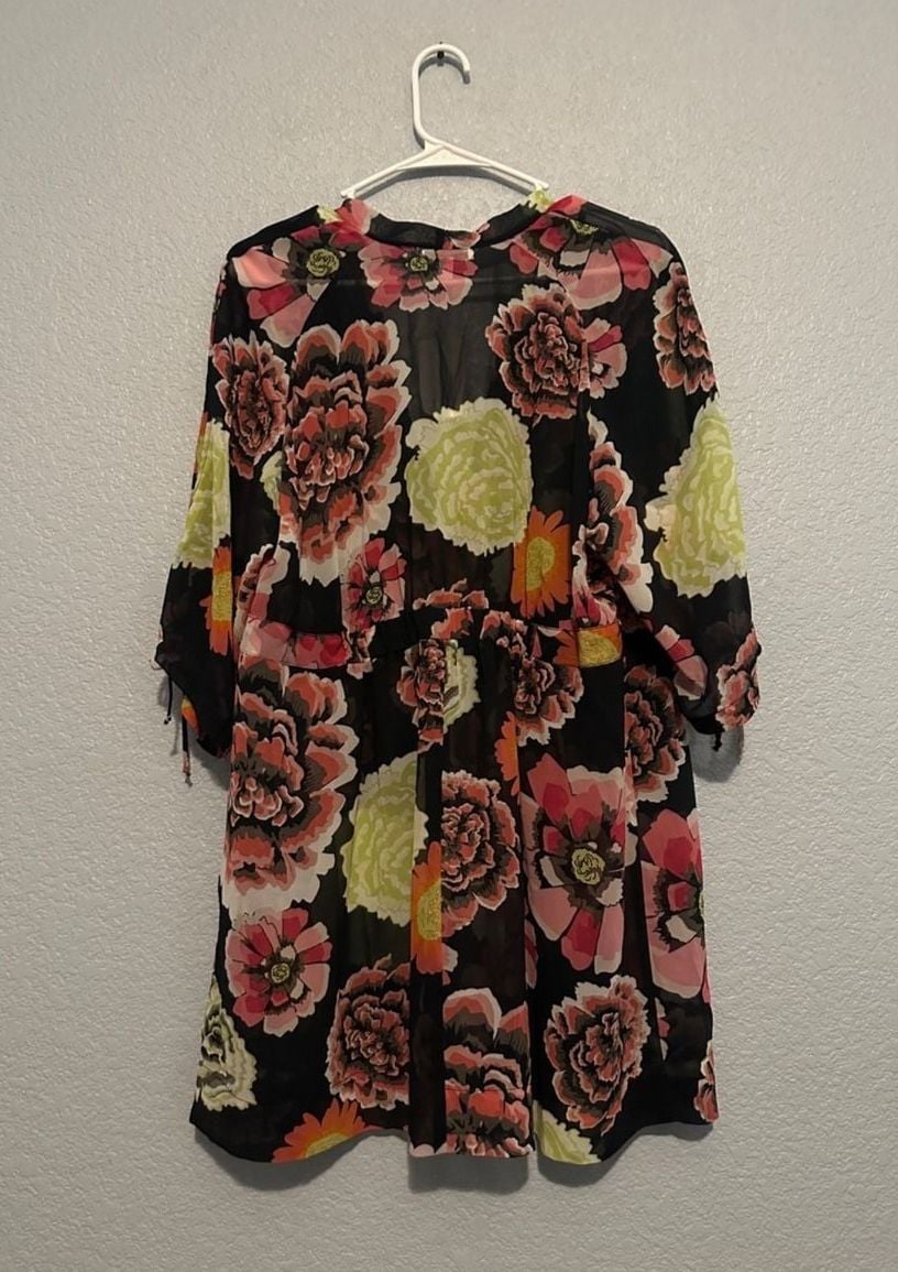 NEW CAbi Sheer Floral Tunic Blouse Size XL 7