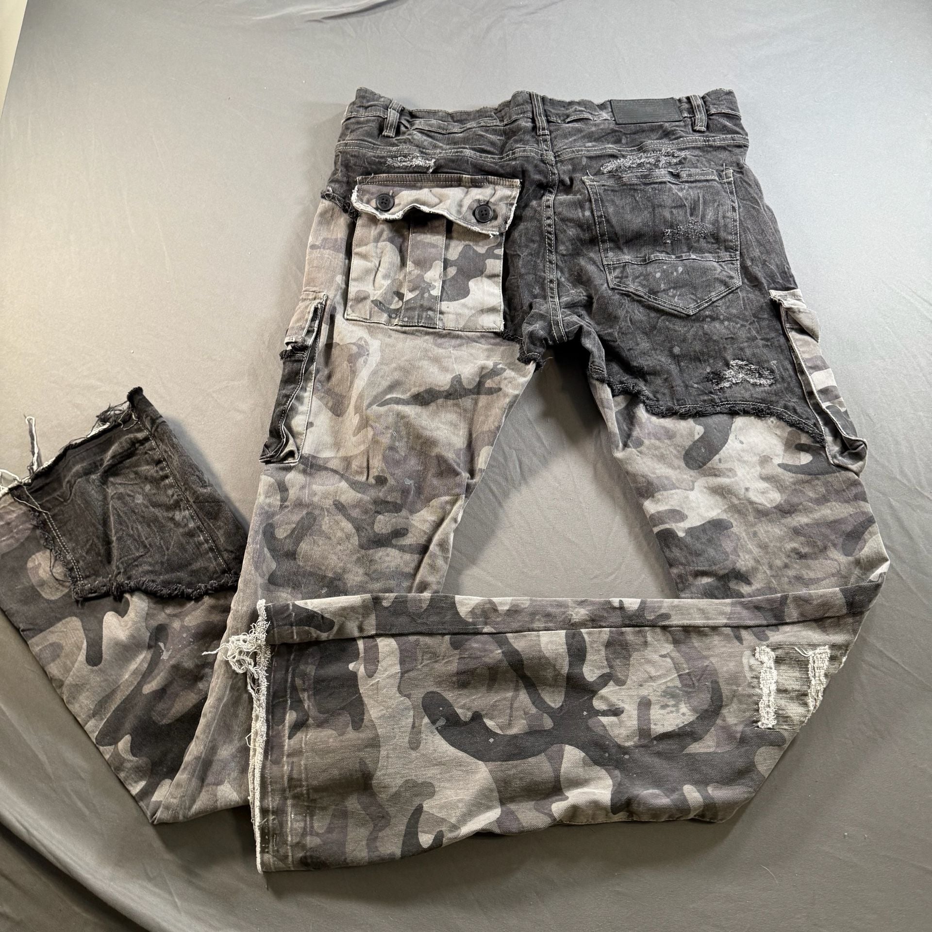 Jordan Craig Legacy Edition Ross Stacked Camo Distressed Cargo Jeans 34 11