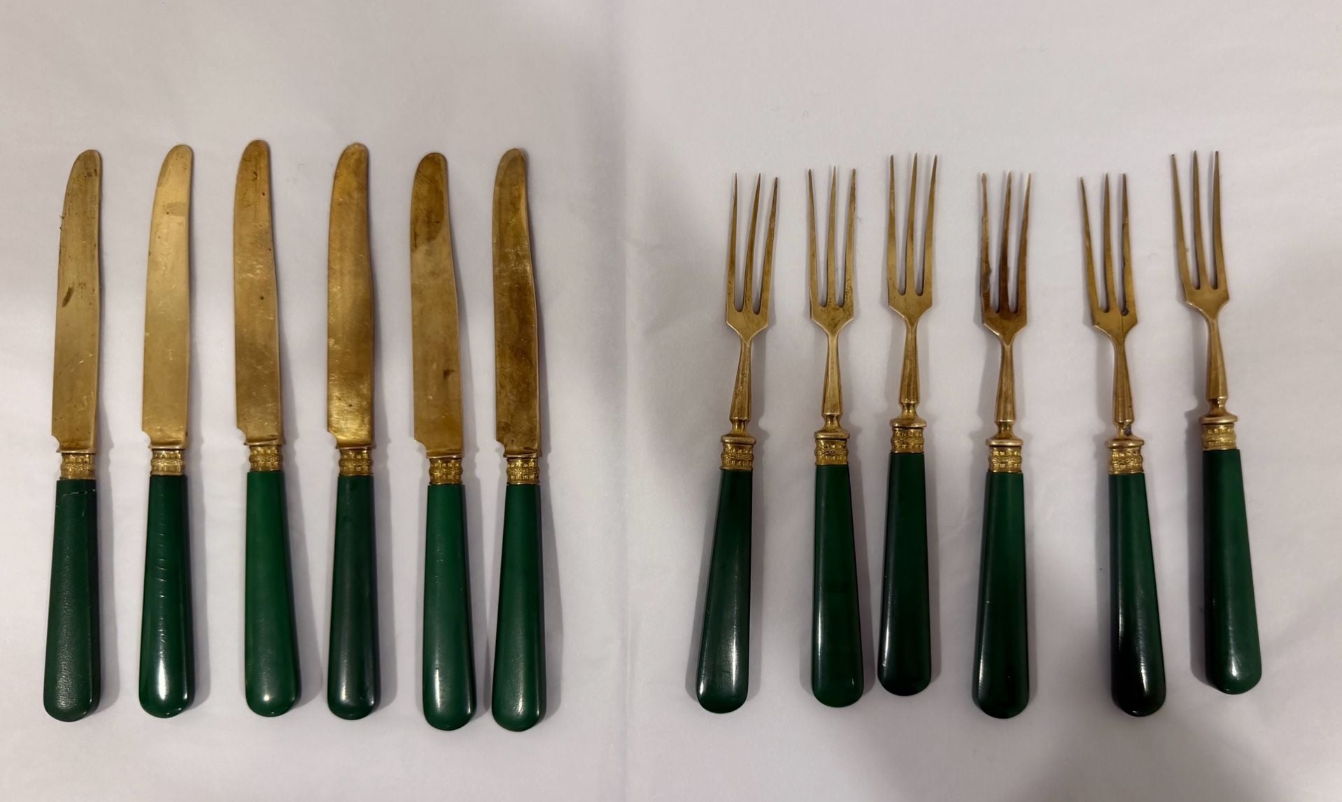 Vintage Mid Mod Green Bakelite Handle Gold Tone Flatware Set 12 Piece 2