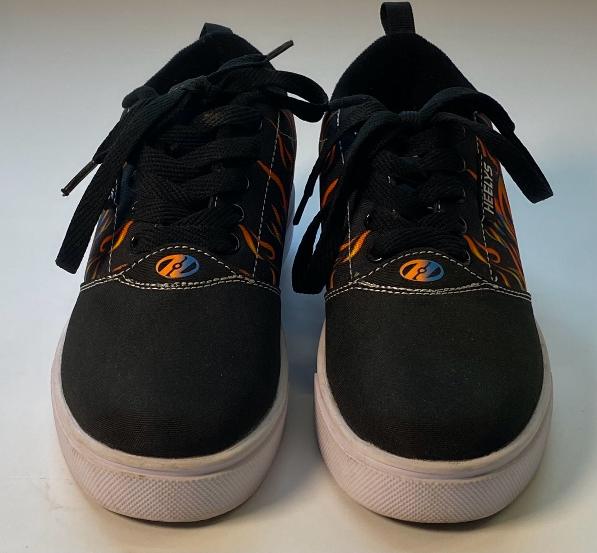 Heelys Flame Print Skate Shoes Black size Y4 6