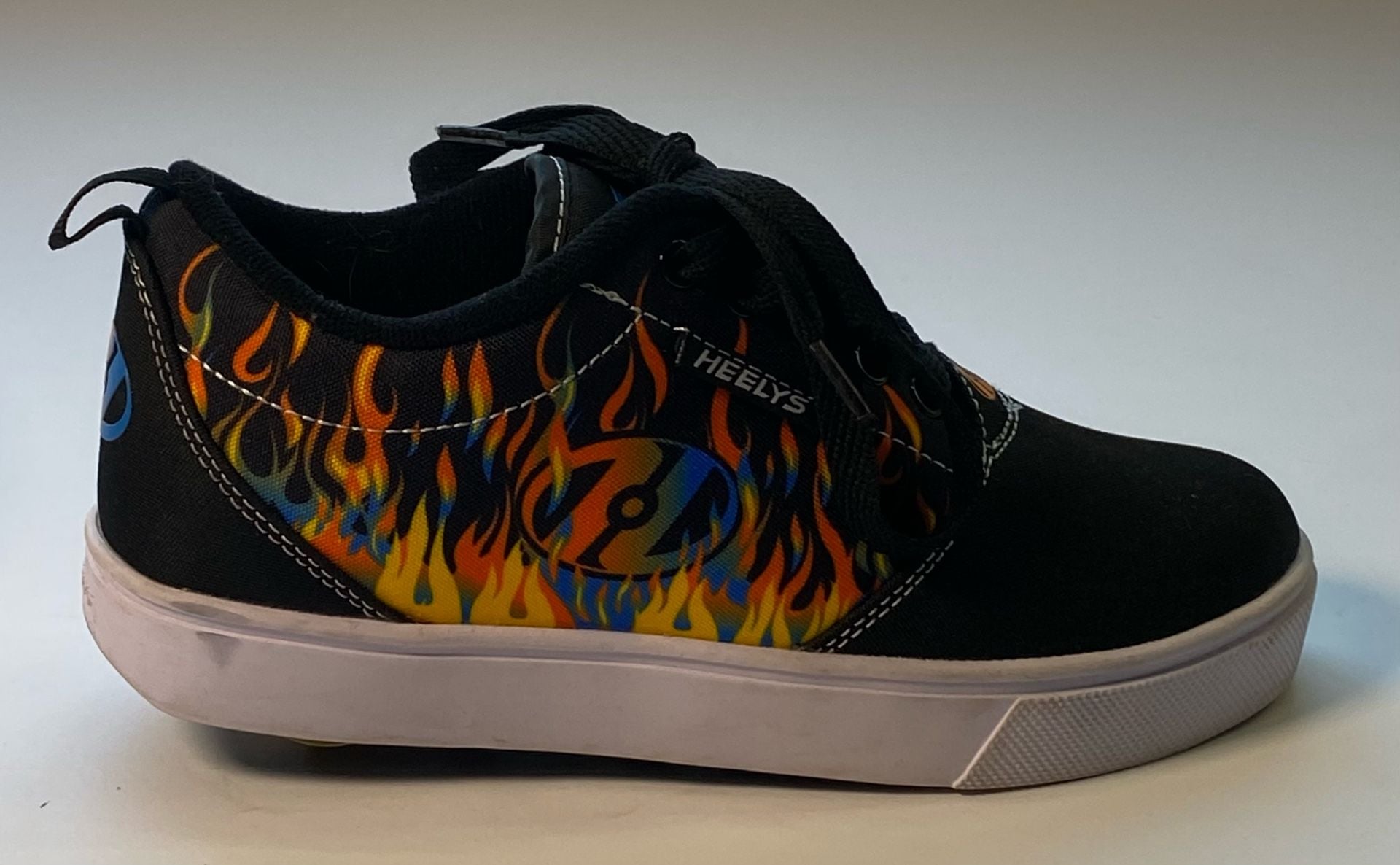 Heelys Flame Print Skate Shoes Black size Y4 7